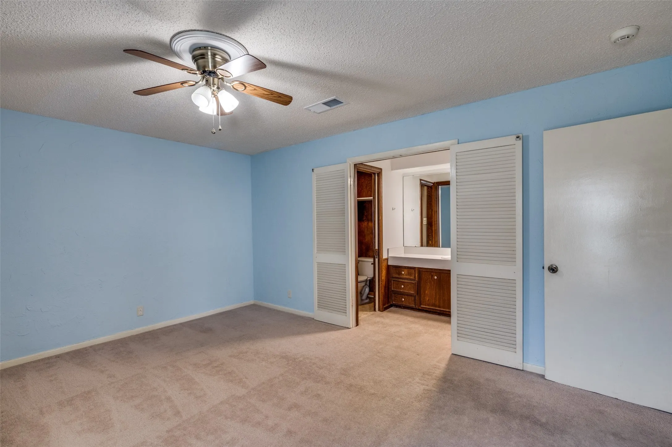 Single Family Residence For Rent in Tarrant County , 3406 Halifax Drive, Arlington, Texas 76013, 3 Bedroom, 2 Bathroom, Garage spaces, 1,696 Sqft, built in 1965, mls#21398826, Real Estate Agent in Arlington, Homes For Rent in Tarrant county, Homes For Rent in Arlington, Realtor in Arlington Texas, Real Estate Brokerage Independent Realty Texas, Luminita Cordes Realtor