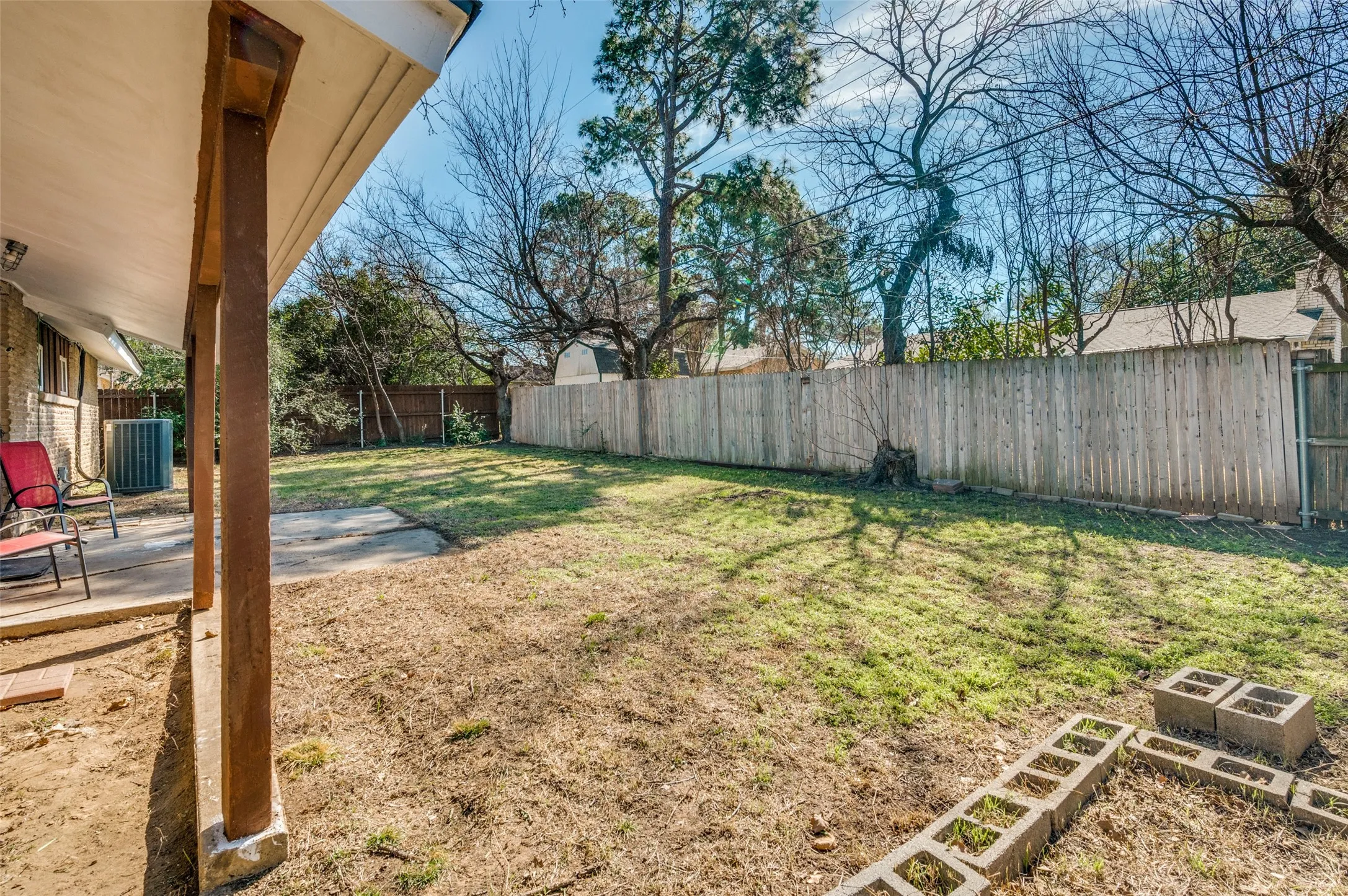 Single Family Residence For Rent in Tarrant County , 3406 Halifax Drive, Arlington, Texas 76013, 3 Bedroom, 2 Bathroom, Garage spaces, 1,696 Sqft, built in 1965, mls#21398826, Real Estate Agent in Arlington, Homes For Rent in Tarrant county, Homes For Rent in Arlington, Realtor in Arlington Texas, Real Estate Brokerage Independent Realty Texas, Luminita Cordes Realtor