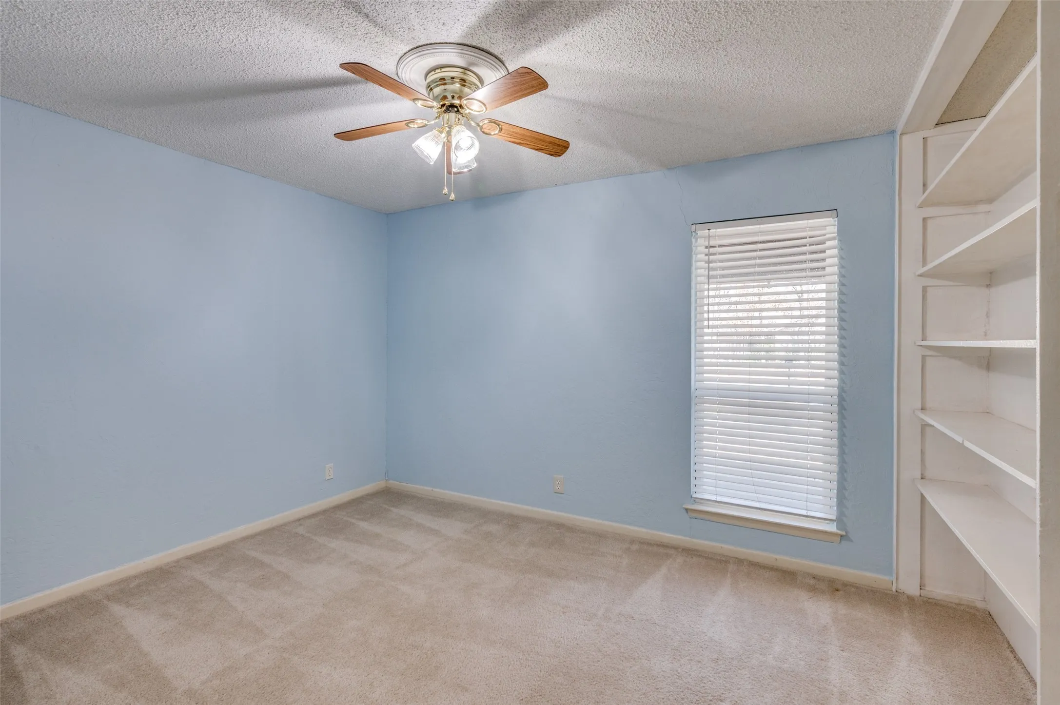 Single Family Residence For Rent in Tarrant County , 3406 Halifax Drive, Arlington, Texas 76013, 3 Bedroom, 2 Bathroom, Garage spaces, 1,696 Sqft, built in 1965, mls#21398826, Real Estate Agent in Arlington, Homes For Rent in Tarrant county, Homes For Rent in Arlington, Realtor in Arlington Texas, Real Estate Brokerage Independent Realty Texas, Luminita Cordes Realtor