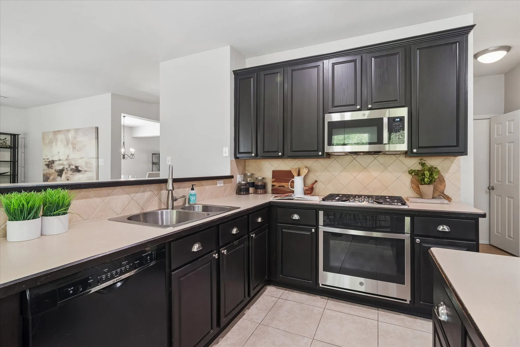 Single Family Residence For Sale in Collin County , 417 Rock Ridge Way, Mc Kinney, Texas 75072, 4 Bedroom, 4 Bathroom, 2 Garage spaces, 2,314 Sqft, built in 2001, mls#21398843, Real Estate Agent in Mc Kinney, Homes For Sale in Collin county, Homes For Sale in Mc Kinney, Realtor in Mc Kinney Texas, Real Estate Brokerage Independent Realty Texas, Luminita Cordes Realtor