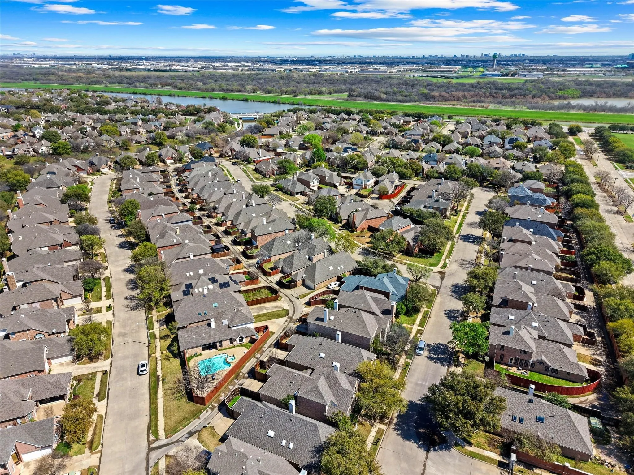 Single Family Residence For Sale in Dallas County , 8609 Old Oak Drive, Irving, Texas 75063, 3 Bedroom, 2 Bathroom, 2 Garage spaces, 1,531 Sqft, built in 1995, mls#21398838, Real Estate Agent in Irving, Homes For Sale in Dallas county, Homes For Sale in Irving, Realtor in Irving Texas, Real Estate Brokerage Independent Realty Texas, Luminita Cordes Realtor