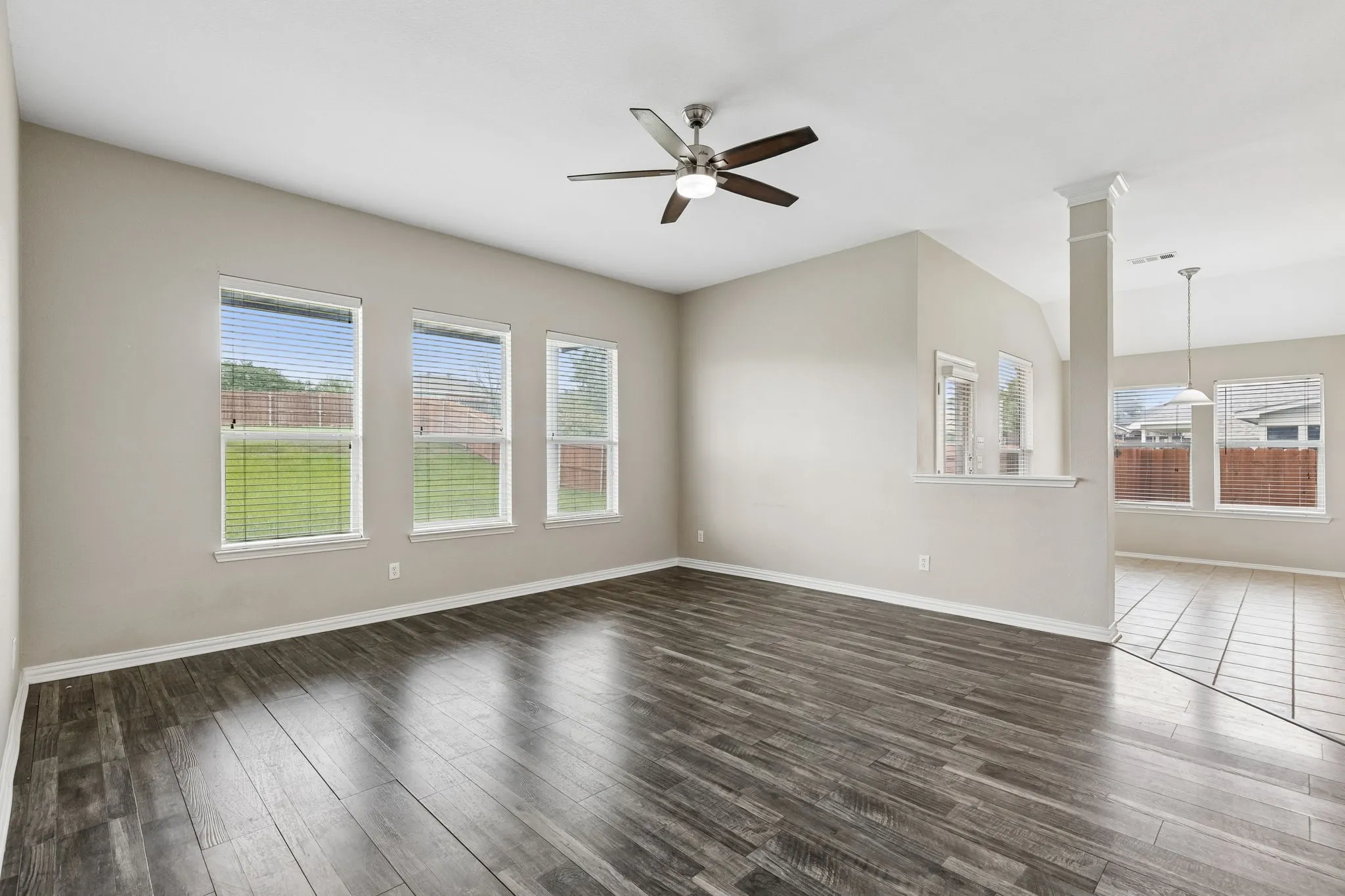 Single Family Residence For Rent in Collin County , 1209 Stone Lane, Celina, Texas 75009, 3 Bedroom, 2 Bathroom, 2 Garage spaces, 2,492 Sqft, built in 2004, mls#21398636, Real Estate Agent in Celina, Homes For Rent in Collin county, Homes For Rent in Celina, Realtor in Celina Texas, Real Estate Brokerage Independent Realty Texas, Luminita Cordes Realtor