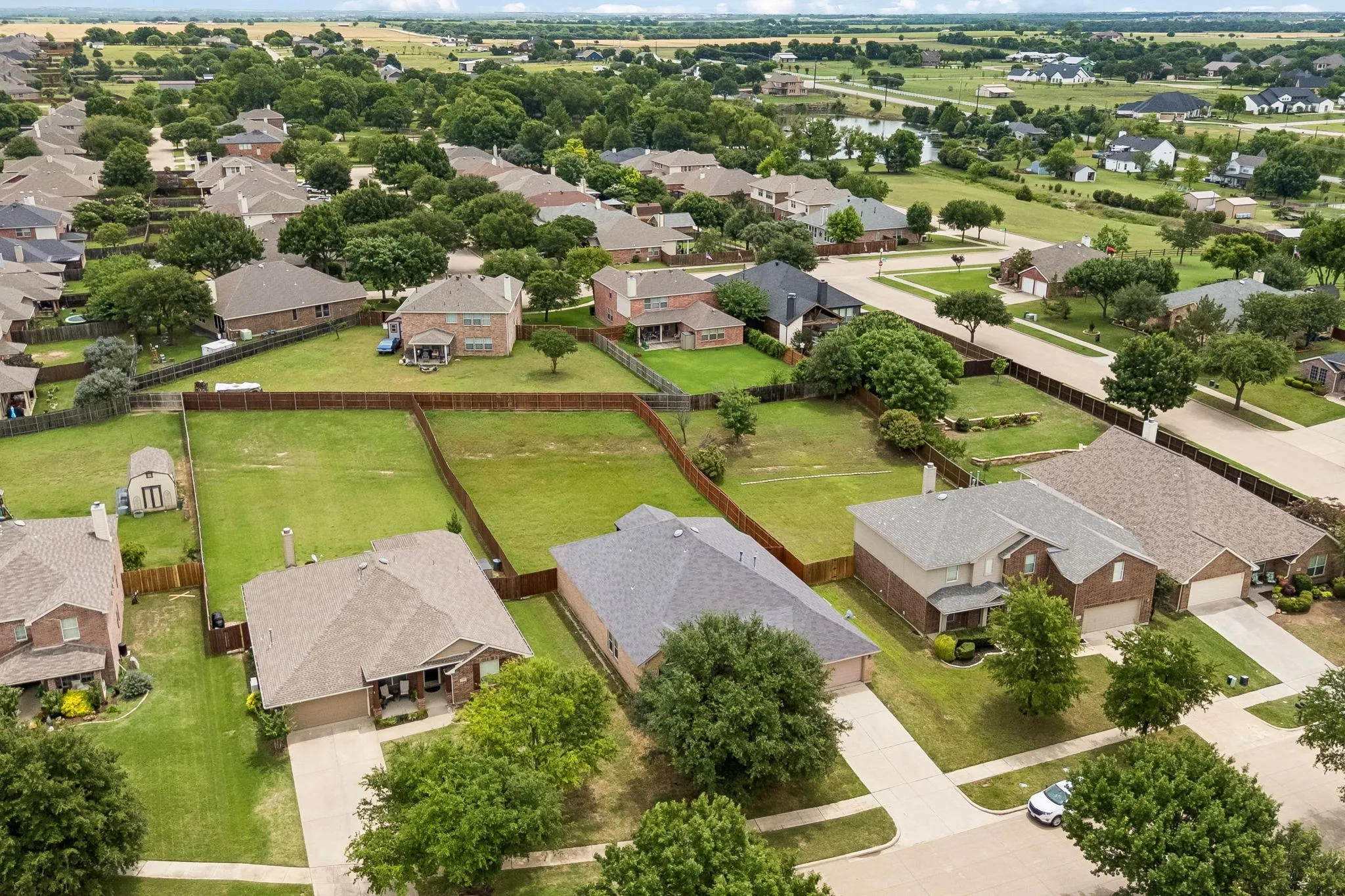 Single Family Residence For Rent in Collin County , 1209 Stone Lane, Celina, Texas 75009, 3 Bedroom, 2 Bathroom, 2 Garage spaces, 2,492 Sqft, built in 2004, mls#21398636, Real Estate Agent in Celina, Homes For Rent in Collin county, Homes For Rent in Celina, Realtor in Celina Texas, Real Estate Brokerage Independent Realty Texas, Luminita Cordes Realtor