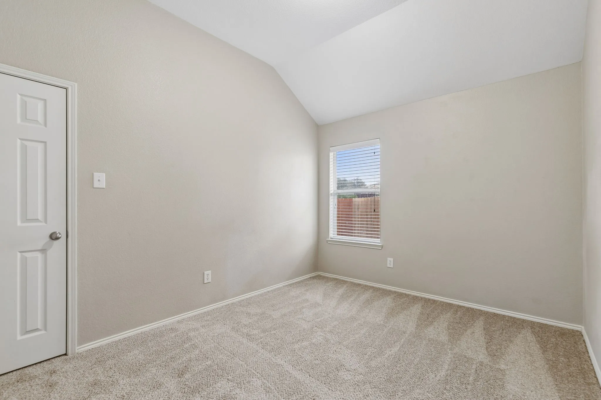 Single Family Residence For Rent in Collin County , 1209 Stone Lane, Celina, Texas 75009, 3 Bedroom, 2 Bathroom, 2 Garage spaces, 2,492 Sqft, built in 2004, mls#21398636, Real Estate Agent in Celina, Homes For Rent in Collin county, Homes For Rent in Celina, Realtor in Celina Texas, Real Estate Brokerage Independent Realty Texas, Luminita Cordes Realtor
