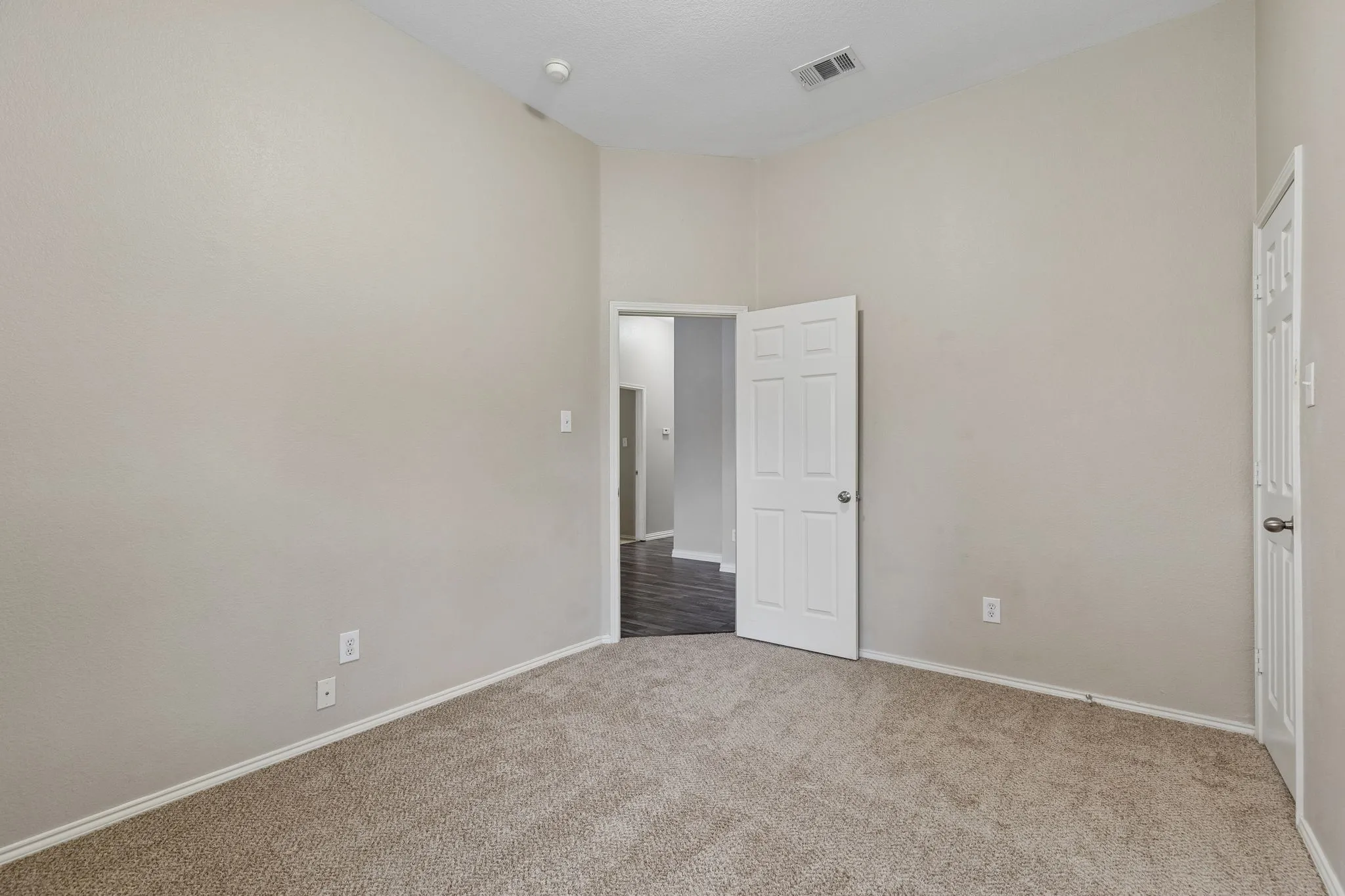 Single Family Residence For Rent in Collin County , 1209 Stone Lane, Celina, Texas 75009, 3 Bedroom, 2 Bathroom, 2 Garage spaces, 2,492 Sqft, built in 2004, mls#21398636, Real Estate Agent in Celina, Homes For Rent in Collin county, Homes For Rent in Celina, Realtor in Celina Texas, Real Estate Brokerage Independent Realty Texas, Luminita Cordes Realtor