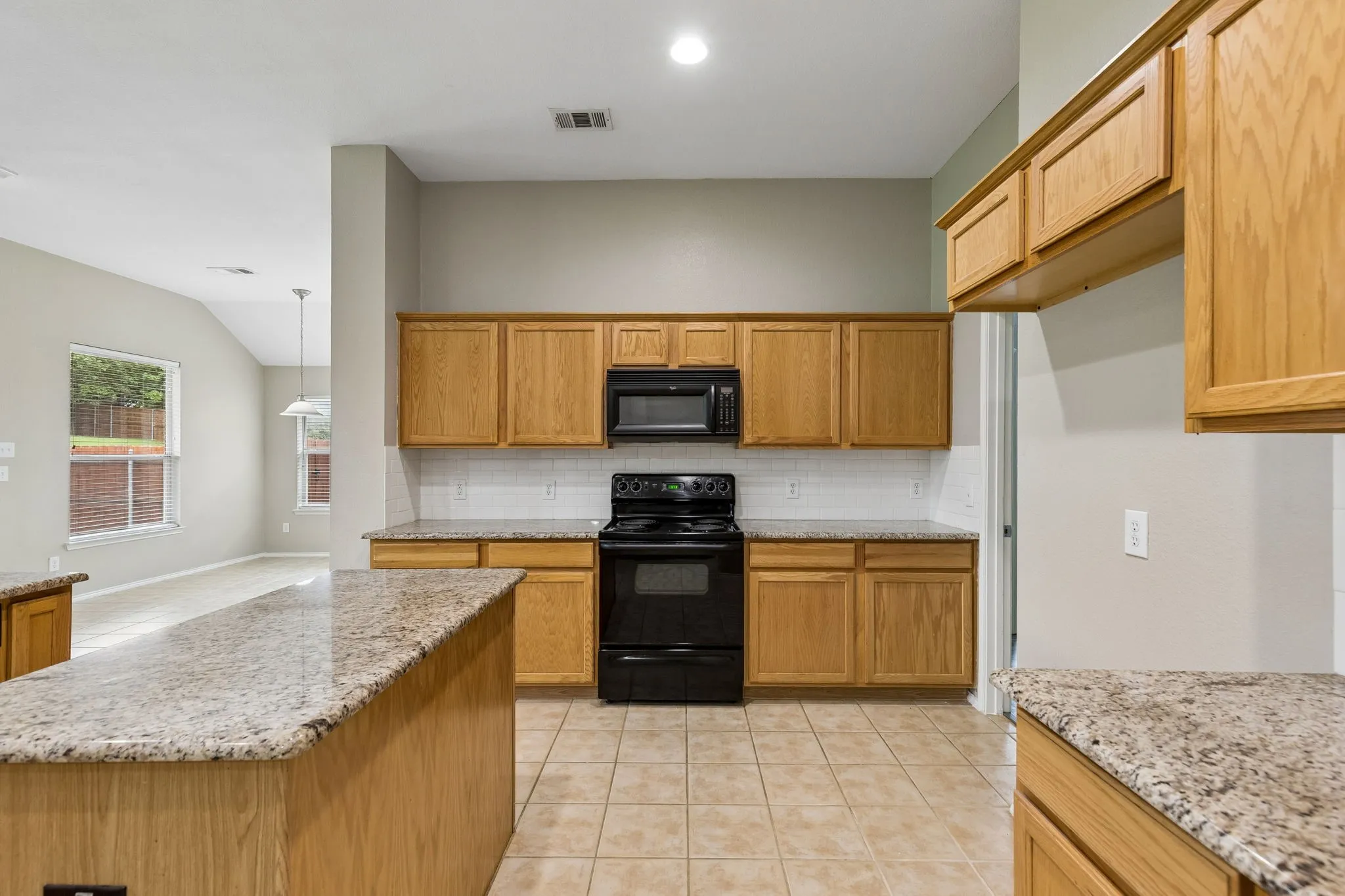 Single Family Residence For Rent in Collin County , 1209 Stone Lane, Celina, Texas 75009, 3 Bedroom, 2 Bathroom, 2 Garage spaces, 2,492 Sqft, built in 2004, mls#21398636, Real Estate Agent in Celina, Homes For Rent in Collin county, Homes For Rent in Celina, Realtor in Celina Texas, Real Estate Brokerage Independent Realty Texas, Luminita Cordes Realtor