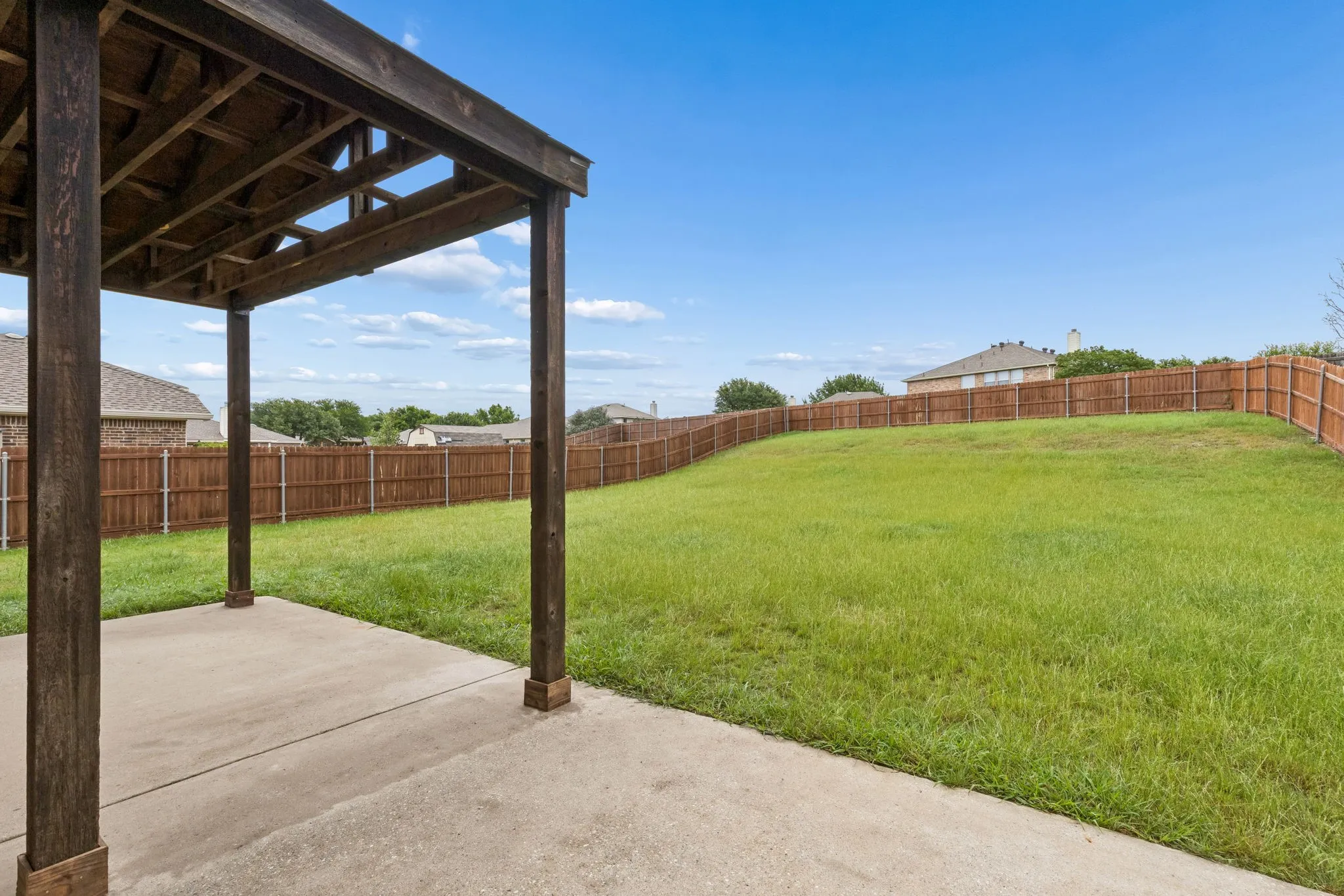 Single Family Residence For Rent in Collin County , 1209 Stone Lane, Celina, Texas 75009, 3 Bedroom, 2 Bathroom, 2 Garage spaces, 2,492 Sqft, built in 2004, mls#21398636, Real Estate Agent in Celina, Homes For Rent in Collin county, Homes For Rent in Celina, Realtor in Celina Texas, Real Estate Brokerage Independent Realty Texas, Luminita Cordes Realtor