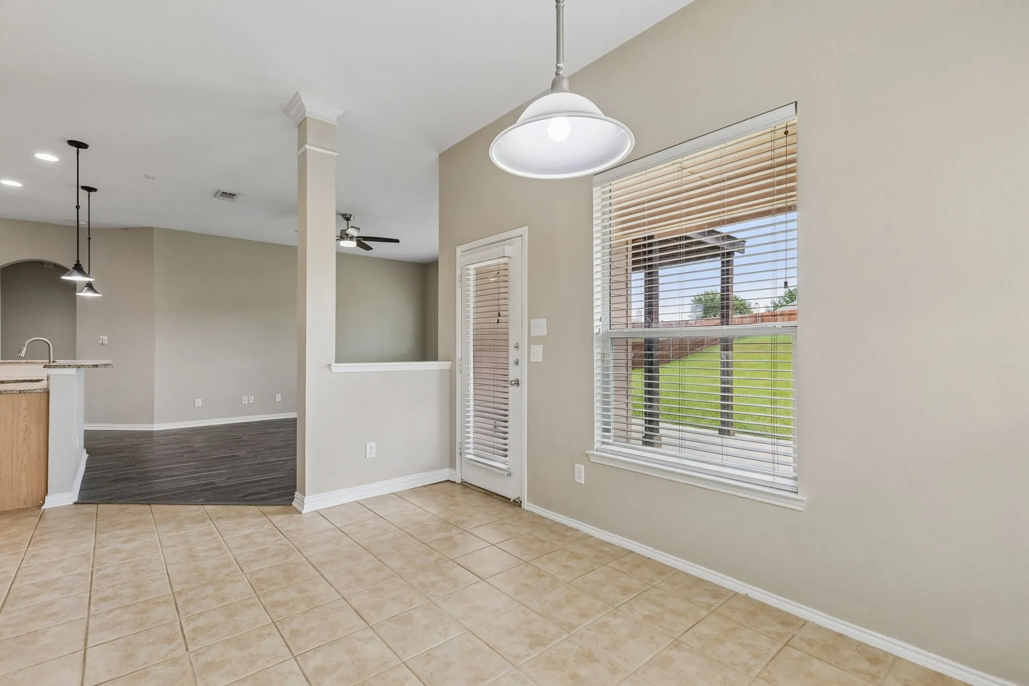 Single Family Residence For Rent in Collin County , 1209 Stone Lane, Celina, Texas 75009, 3 Bedroom, 2 Bathroom, 2 Garage spaces, 2,492 Sqft, built in 2004, mls#21398636, Real Estate Agent in Celina, Homes For Rent in Collin county, Homes For Rent in Celina, Realtor in Celina Texas, Real Estate Brokerage Independent Realty Texas, Luminita Cordes Realtor