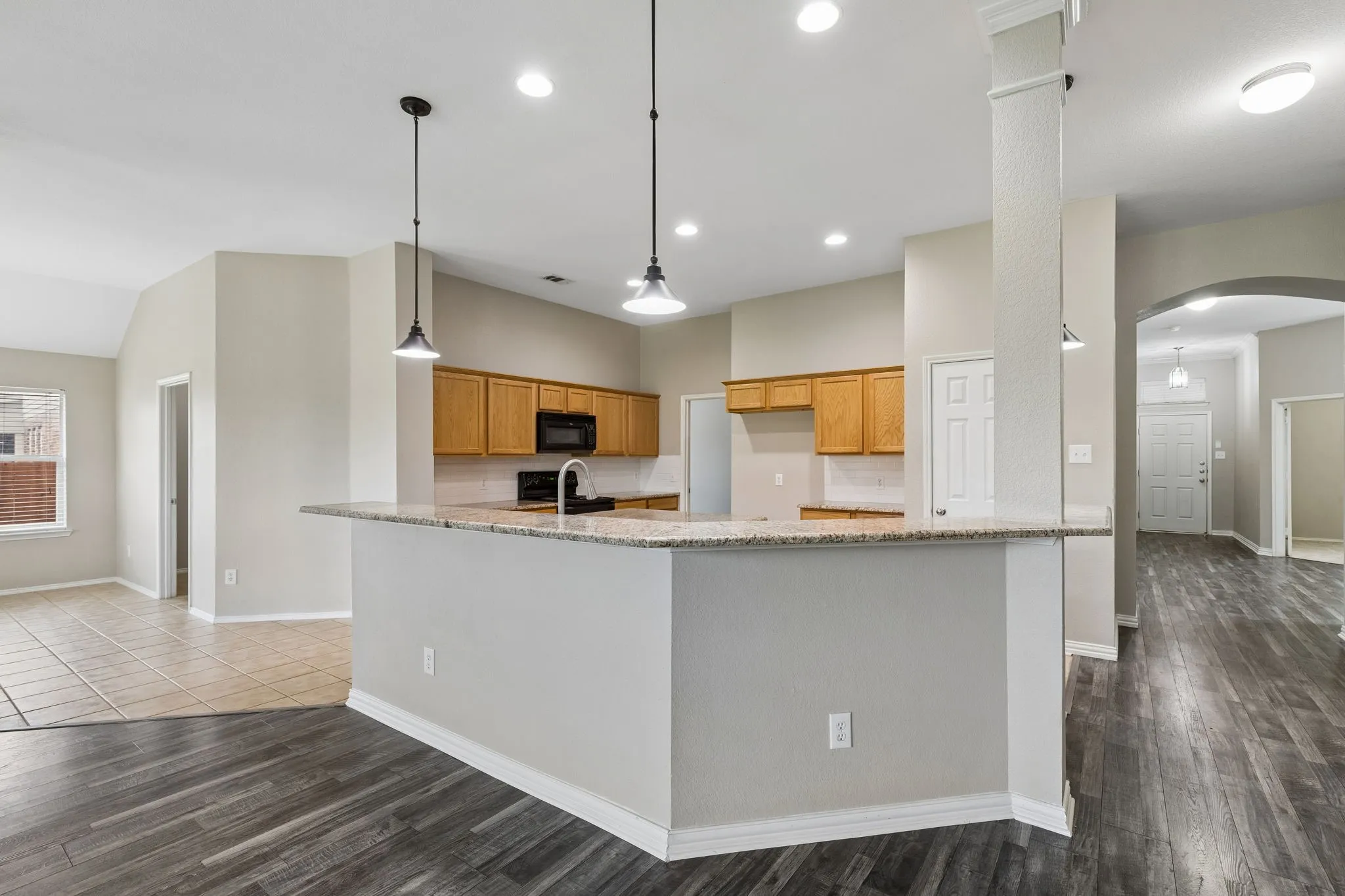 Single Family Residence For Rent in Collin County , 1209 Stone Lane, Celina, Texas 75009, 3 Bedroom, 2 Bathroom, 2 Garage spaces, 2,492 Sqft, built in 2004, mls#21398636, Real Estate Agent in Celina, Homes For Rent in Collin county, Homes For Rent in Celina, Realtor in Celina Texas, Real Estate Brokerage Independent Realty Texas, Luminita Cordes Realtor