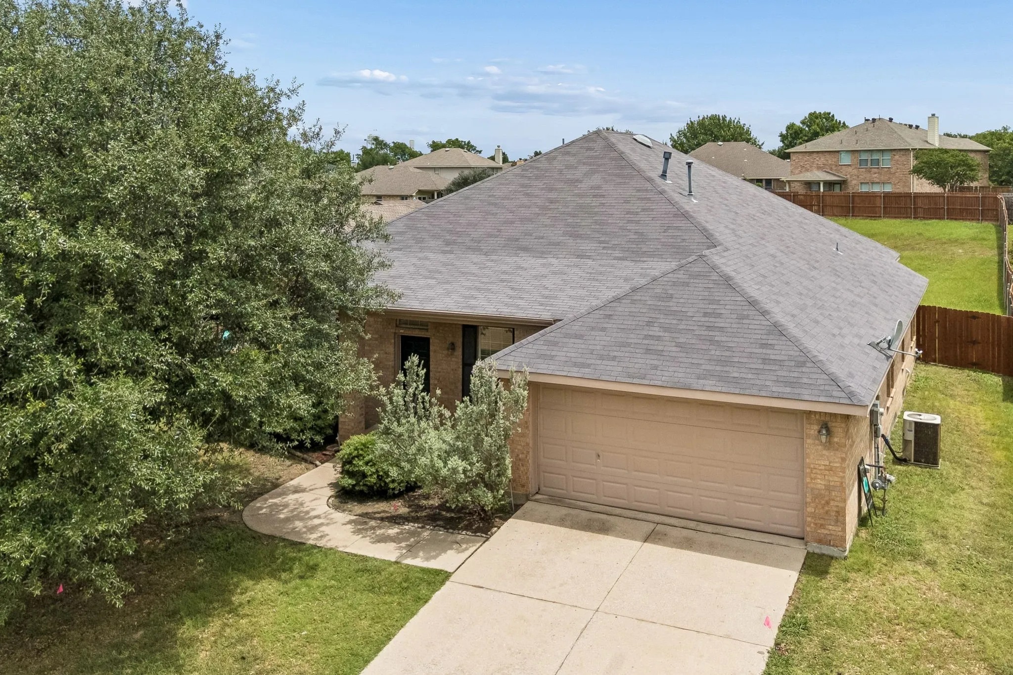 Single Family Residence For Rent in Collin County , 1209 Stone Lane, Celina, Texas 75009, 3 Bedroom, 2 Bathroom, 2 Garage spaces, 2,492 Sqft, built in 2004, mls#21398636, Real Estate Agent in Celina, Homes For Rent in Collin county, Homes For Rent in Celina, Realtor in Celina Texas, Real Estate Brokerage Independent Realty Texas, Luminita Cordes Realtor