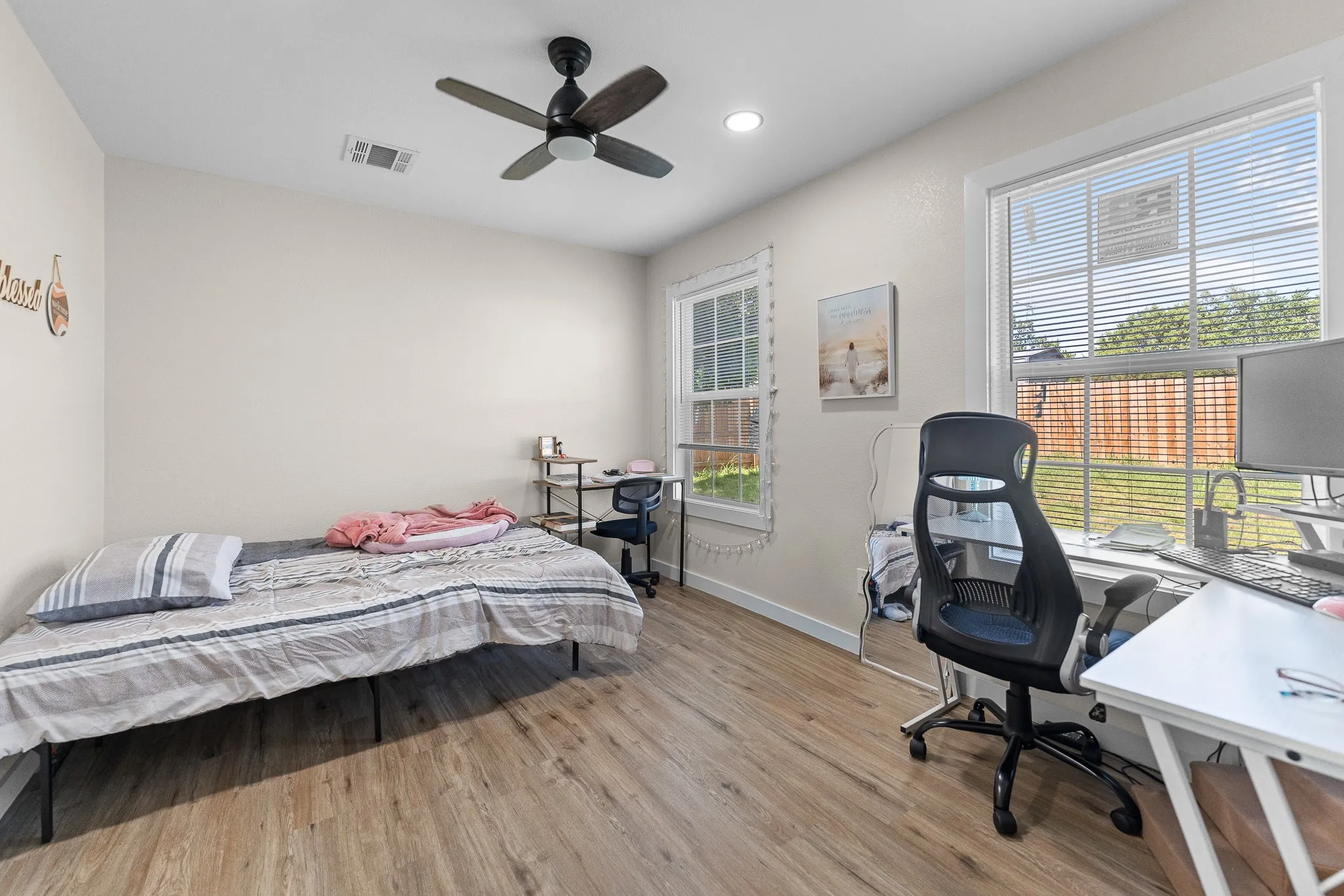 Single Family Residence For Sale in Hood County , 5811 Lake Granbury Trail, Granbury, Texas 76048, 2 Bedroom, 2 Bathroom, Garage spaces, 1,000 Sqft, built in 2024, mls#21398831, Real Estate Agent in Granbury, Homes For Sale in Hood county, Homes For Sale in Granbury, Realtor in Granbury Texas, Real Estate Brokerage Independent Realty Texas, Luminita Cordes Realtor