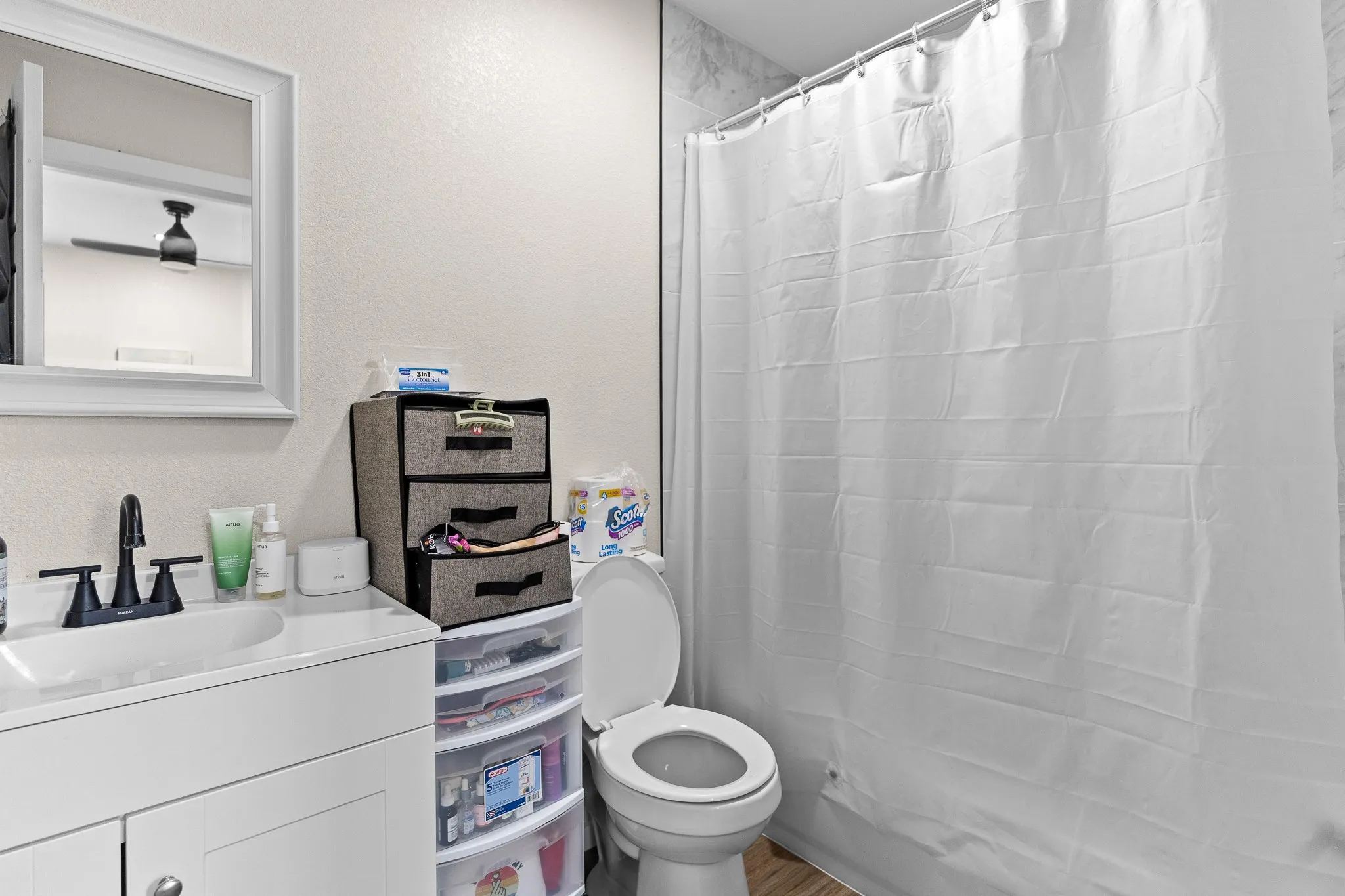 Single Family Residence For Sale in Hood County , 5811 Lake Granbury Trail, Granbury, Texas 76048, 2 Bedroom, 2 Bathroom, Garage spaces, 1,000 Sqft, built in 2024, mls#21398831, Real Estate Agent in Granbury, Homes For Sale in Hood county, Homes For Sale in Granbury, Realtor in Granbury Texas, Real Estate Brokerage Independent Realty Texas, Luminita Cordes Realtor