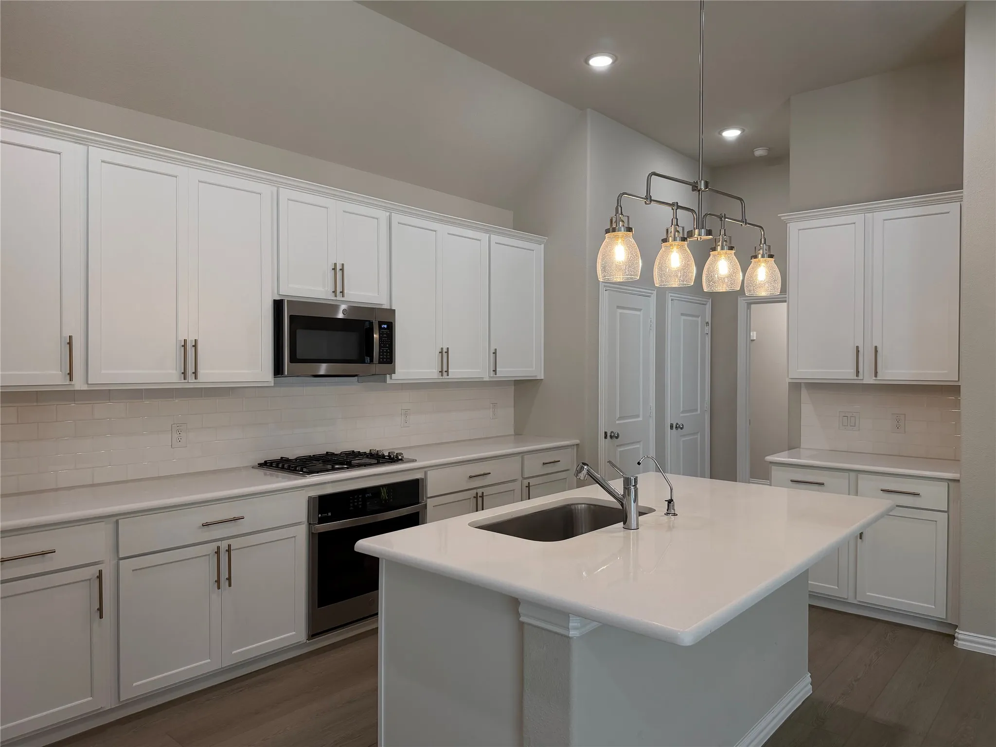 Single Family Residence For Rent in Tarrant County , 1037 Western Hills Drive, Crowley, Texas 76036, 3 Bedroom, 2 Bathroom, 2 Garage spaces, 1,845 Sqft, built in 2025, mls#21396774, Real Estate Agent in Crowley, Homes For Rent in Tarrant county, Homes For Rent in Crowley, Realtor in Crowley Texas, Real Estate Brokerage Independent Realty Texas, Luminita Cordes Realtor