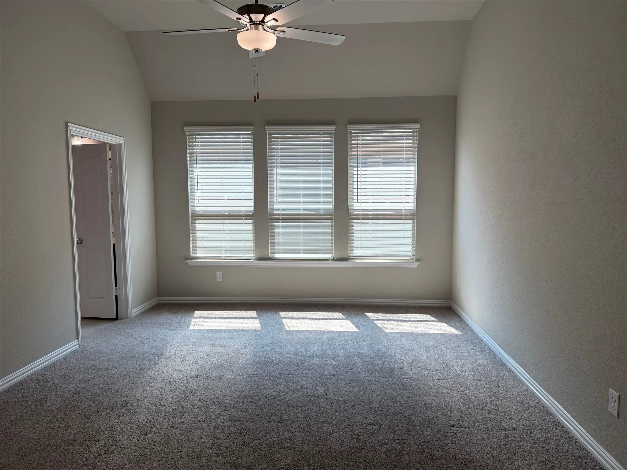 Single Family Residence For Rent in Tarrant County , 1037 Western Hills Drive, Crowley, Texas 76036, 3 Bedroom, 2 Bathroom, 2 Garage spaces, 1,845 Sqft, built in 2025, mls#21396774, Real Estate Agent in Crowley, Homes For Rent in Tarrant county, Homes For Rent in Crowley, Realtor in Crowley Texas, Real Estate Brokerage Independent Realty Texas, Luminita Cordes Realtor