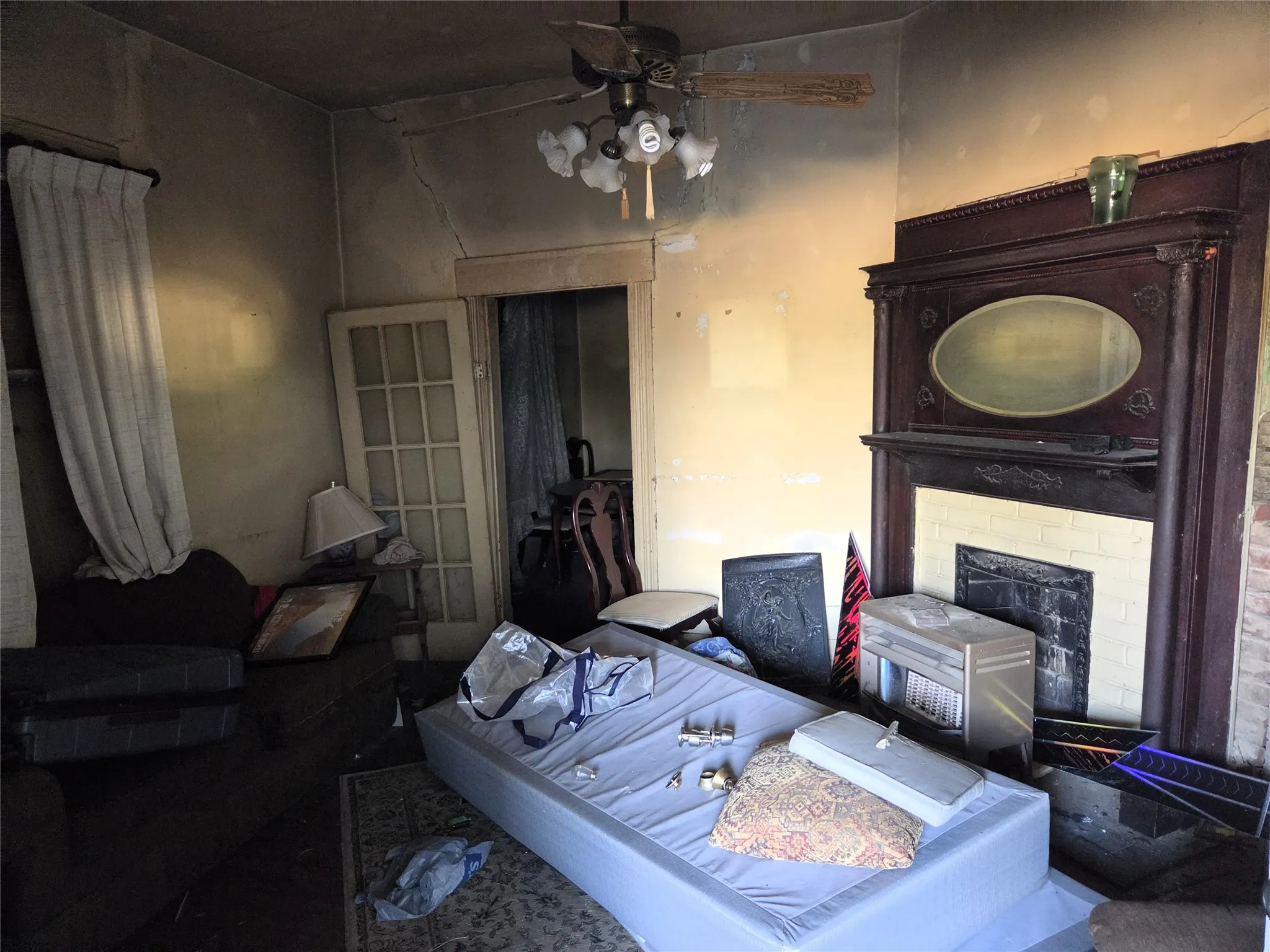 Single Family Residence For Sale in Tarrant County , 1517 Alston Avenue, Fort Worth, Texas 76104, 3 Bedroom, 1 Bathroom, Garage spaces, 1,076 Sqft, built in 1925, mls#21396106, Real Estate Agent in Fort Worth, Homes For Sale in Tarrant county, Homes For Sale in Fort Worth, Realtor in Fort Worth Texas, Real Estate Brokerage Independent Realty Texas, Luminita Cordes Realtor