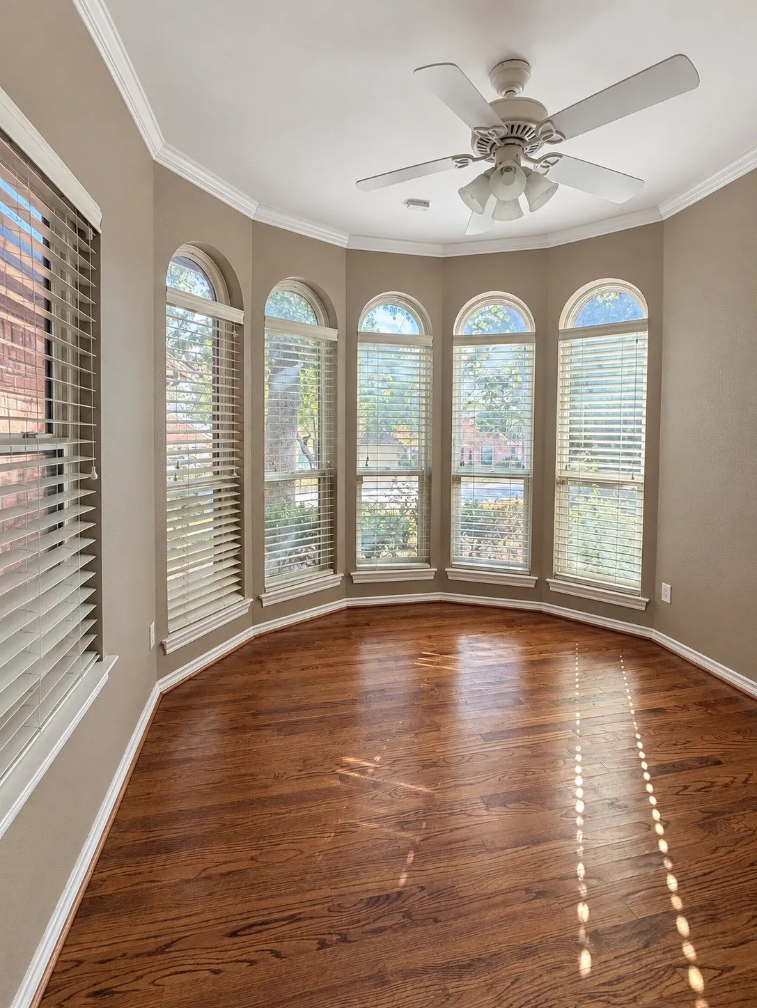 Single Family Residence For Rent in Tarrant County , 4916 Canberra Lane, Arlington, Texas 76017, 3 Bedroom, 2 Bathroom, 2 Garage spaces, 1,506 Sqft, built in 1986, mls#21398847, Real Estate Agent in Arlington, Homes For Rent in Tarrant county, Homes For Rent in Arlington, Realtor in Arlington Texas, Real Estate Brokerage Independent Realty Texas, Luminita Cordes Realtor