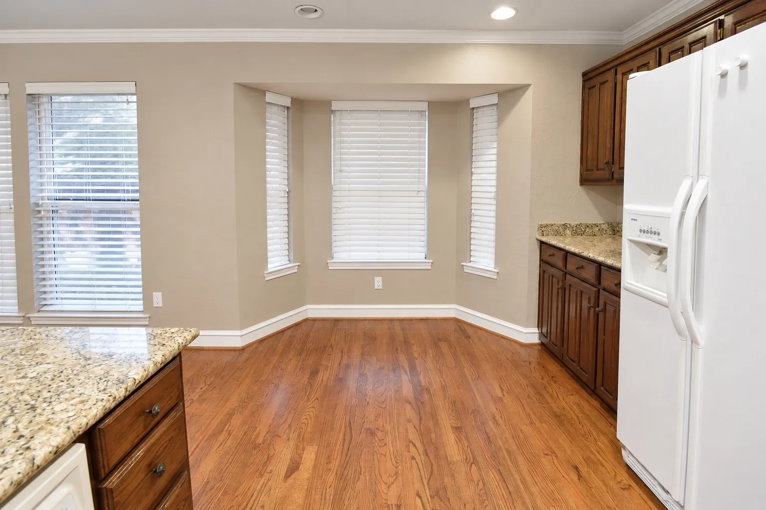 Single Family Residence For Rent in Tarrant County , 4916 Canberra Lane, Arlington, Texas 76017, 3 Bedroom, 2 Bathroom, 2 Garage spaces, 1,506 Sqft, built in 1986, mls#21398847, Real Estate Agent in Arlington, Homes For Rent in Tarrant county, Homes For Rent in Arlington, Realtor in Arlington Texas, Real Estate Brokerage Independent Realty Texas, Luminita Cordes Realtor