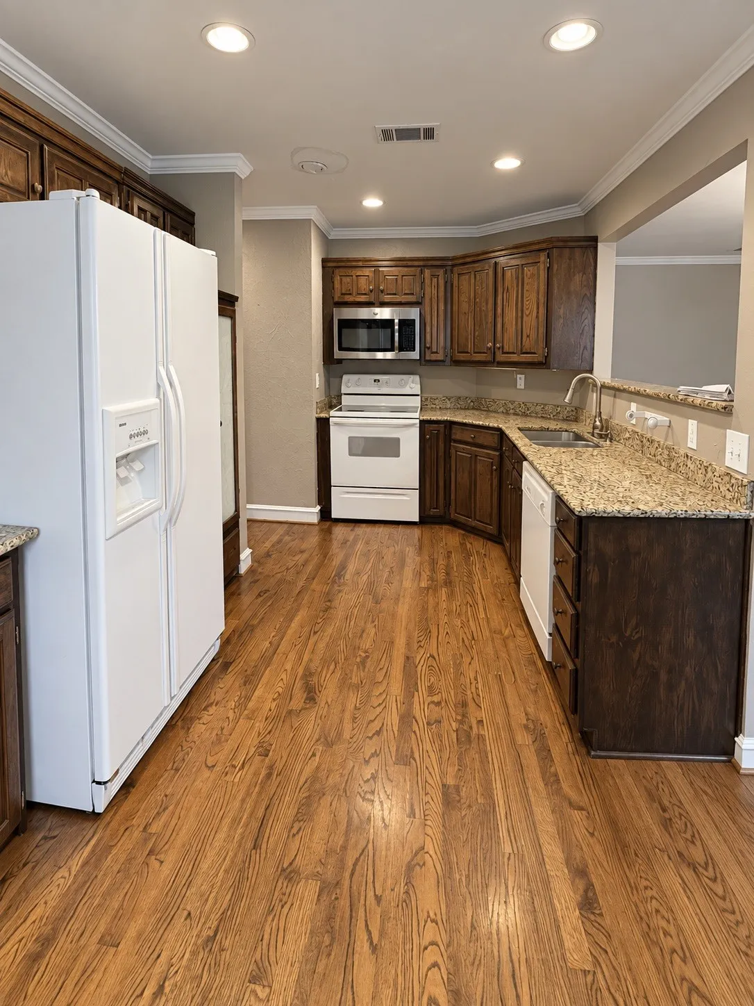 Single Family Residence For Rent in Tarrant County , 4916 Canberra Lane, Arlington, Texas 76017, 3 Bedroom, 2 Bathroom, 2 Garage spaces, 1,506 Sqft, built in 1986, mls#21398847, Real Estate Agent in Arlington, Homes For Rent in Tarrant county, Homes For Rent in Arlington, Realtor in Arlington Texas, Real Estate Brokerage Independent Realty Texas, Luminita Cordes Realtor