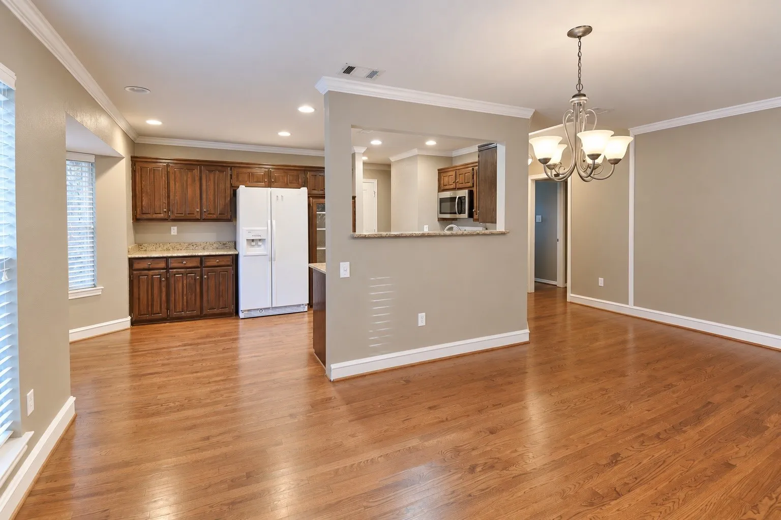 Single Family Residence For Rent in Tarrant County , 4916 Canberra Lane, Arlington, Texas 76017, 3 Bedroom, 2 Bathroom, 2 Garage spaces, 1,506 Sqft, built in 1986, mls#21398847, Real Estate Agent in Arlington, Homes For Rent in Tarrant county, Homes For Rent in Arlington, Realtor in Arlington Texas, Real Estate Brokerage Independent Realty Texas, Luminita Cordes Realtor