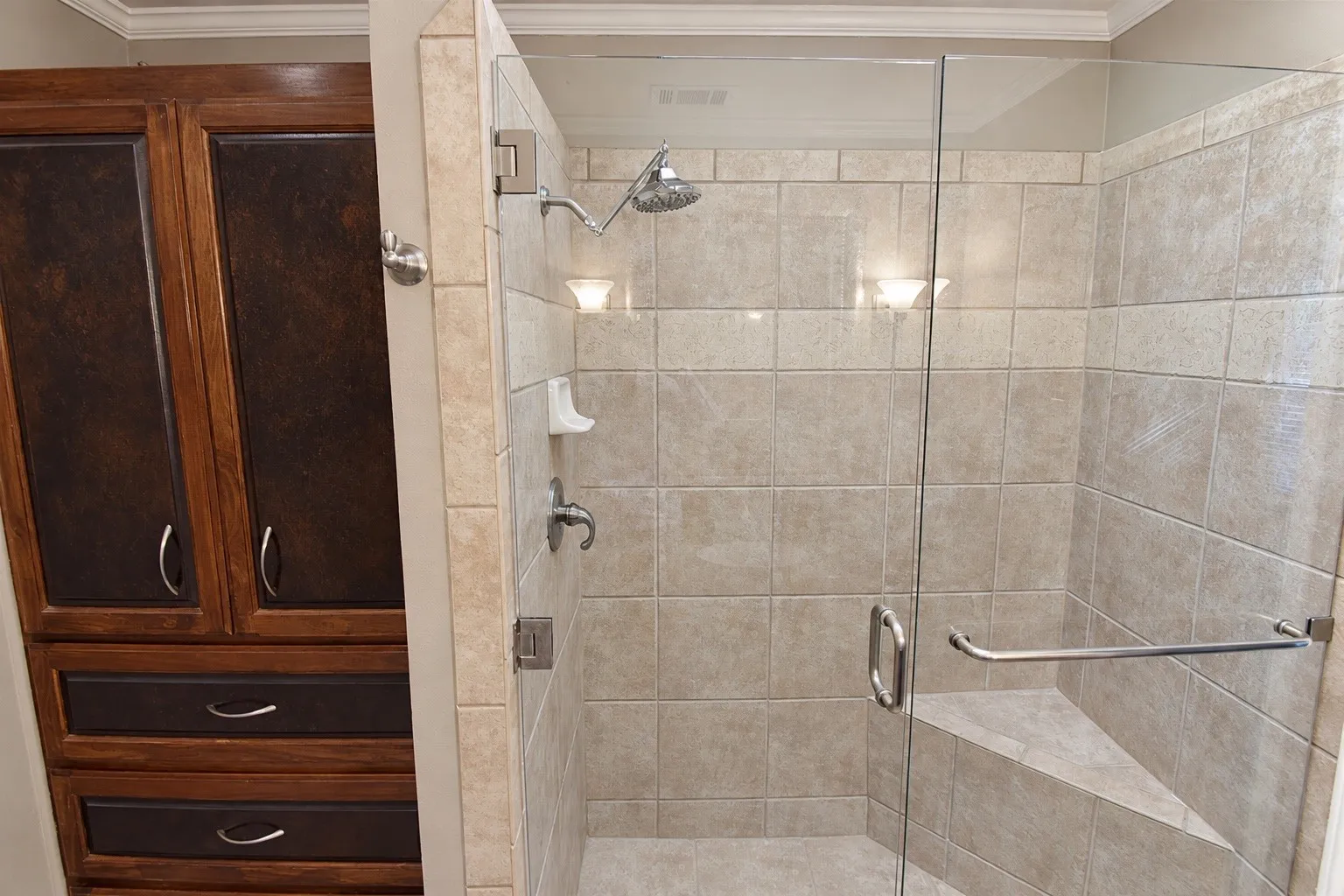 Single Family Residence For Rent in Tarrant County , 4916 Canberra Lane, Arlington, Texas 76017, 3 Bedroom, 2 Bathroom, 2 Garage spaces, 1,506 Sqft, built in 1986, mls#21398847, Real Estate Agent in Arlington, Homes For Rent in Tarrant county, Homes For Rent in Arlington, Realtor in Arlington Texas, Real Estate Brokerage Independent Realty Texas, Luminita Cordes Realtor