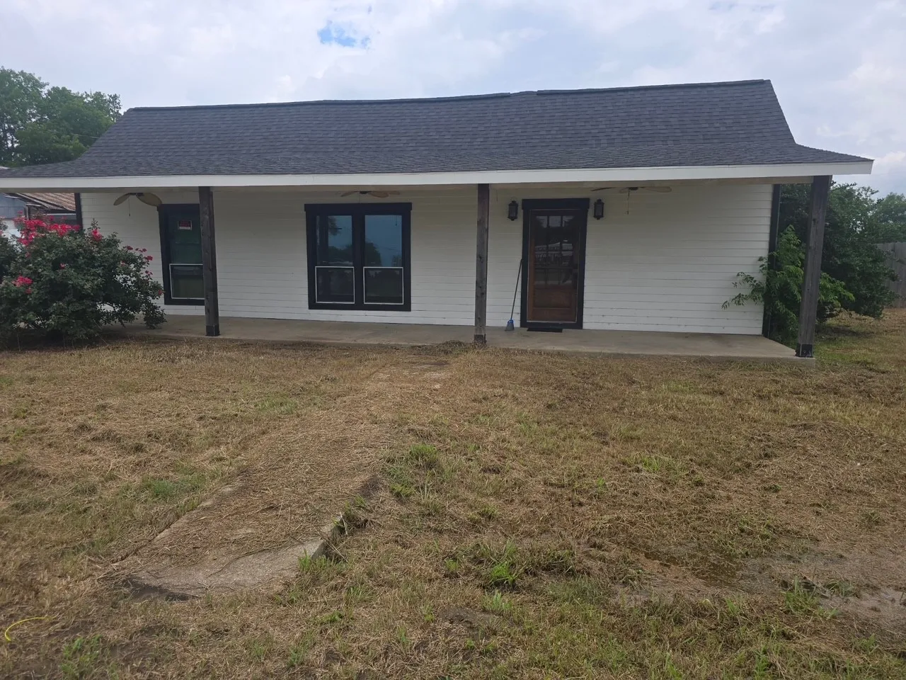 Single Family Residence For Sale in Hill County , 303 E Treadwell, Aquilla, Texas 76622, 4 Bedroom, 2 Bathroom, 2 Garage spaces, 1,792 Sqft, built in 1940, mls#21398864, Real Estate Agent in Aquilla, Homes For Sale in Hill county, Homes For Sale in Aquilla, Realtor in Aquilla Texas, Real Estate Brokerage Independent Realty Texas, Luminita Cordes Realtor