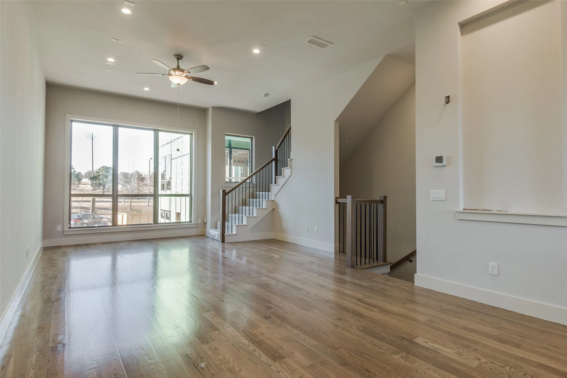 Living/dining area