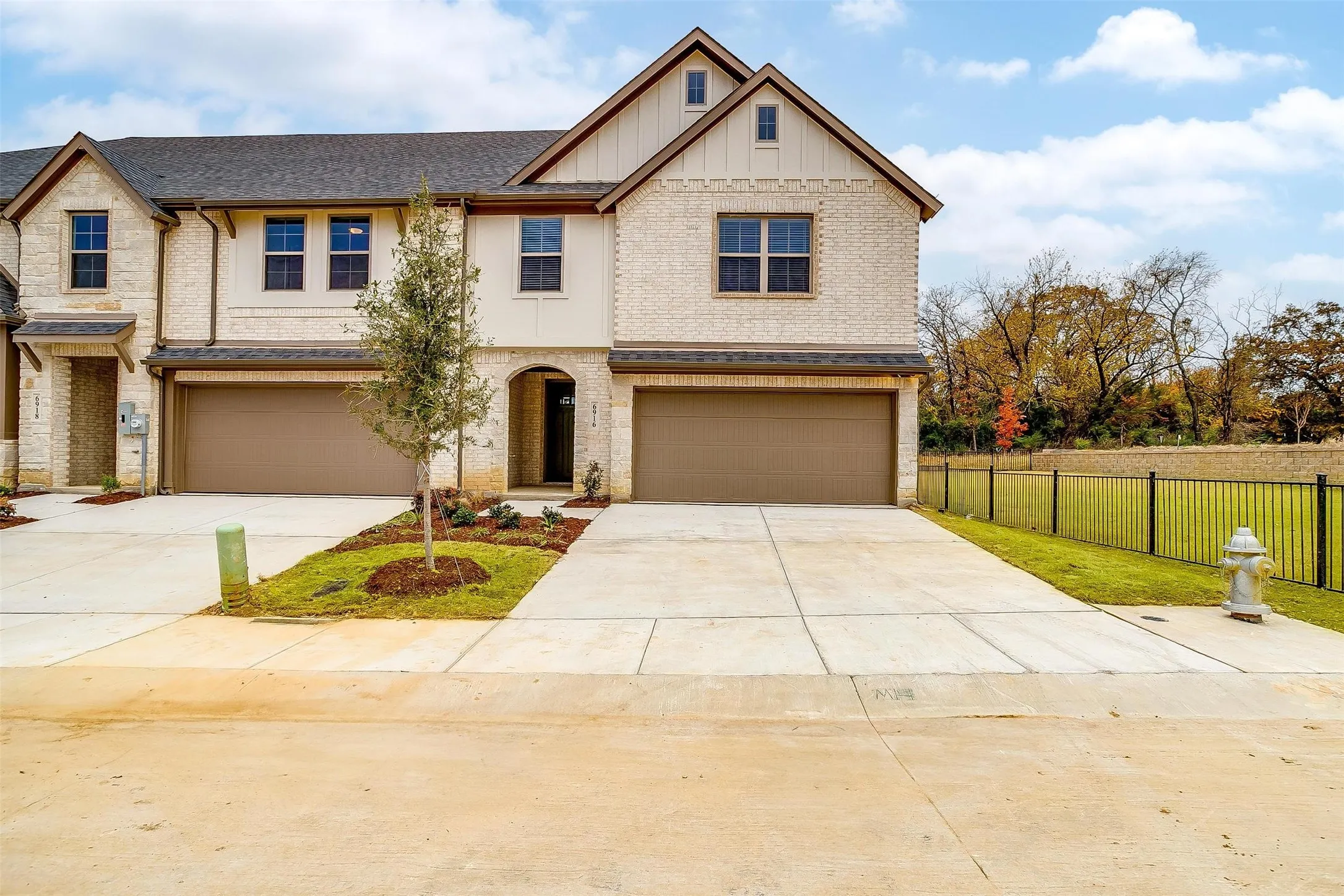 Single Family Residence For Sale in Tarrant County , 800 Homeplace Circle, Mansfield, Texas 76063, 3 Bedroom, 3 Bathroom, 2 Garage spaces, 1,756 Sqft, built in 2026, mls#21398876, Real Estate Agent in Mansfield, Homes For Sale in Tarrant county, Homes For Sale in Mansfield, Realtor in Mansfield Texas, Real Estate Brokerage Independent Realty Texas, Luminita Cordes Realtor