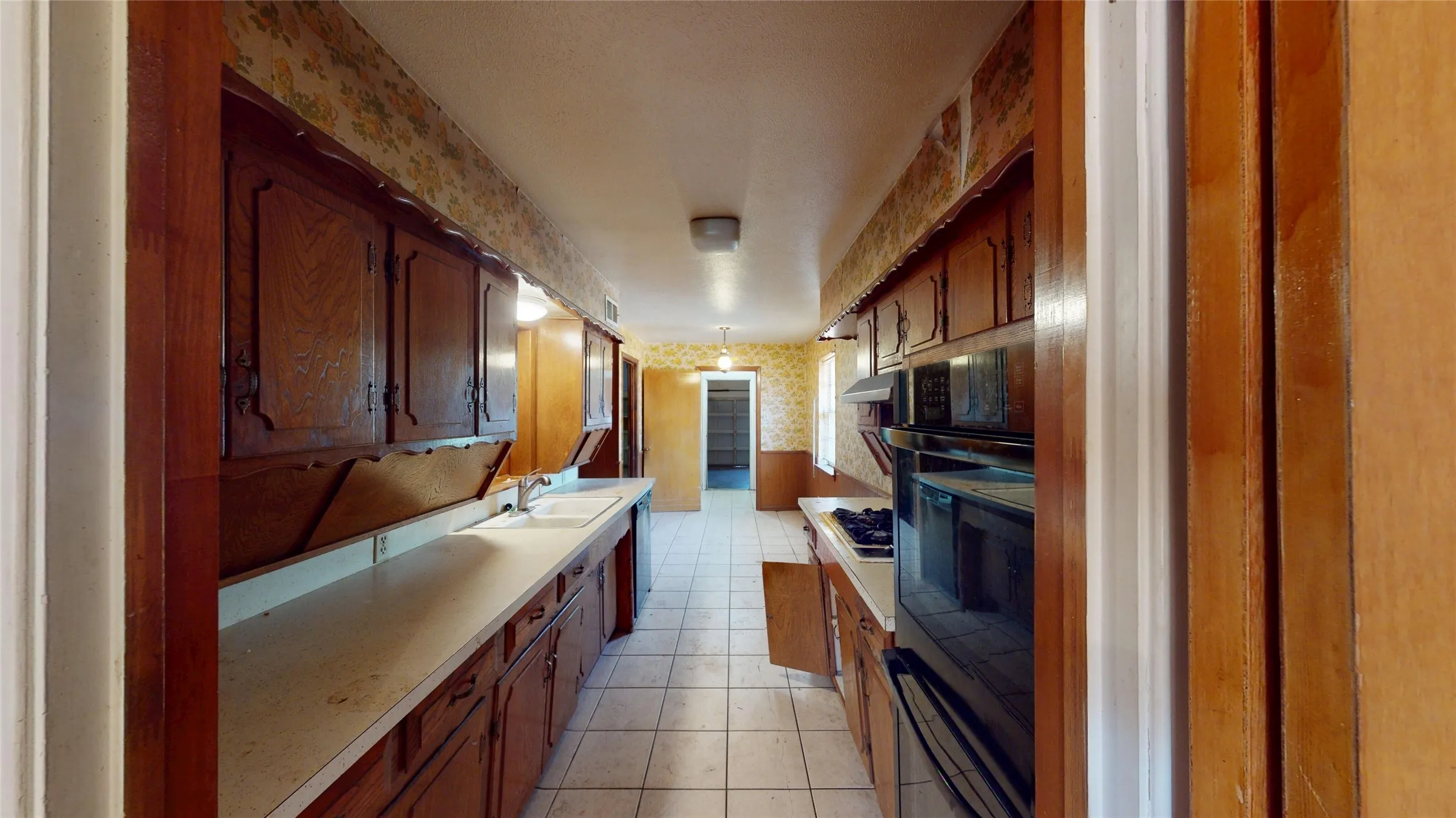 Single Family Residence For Sale in Dallas County , 1453 Brook Valley Place, Dallas, Texas 75232, 3 Bedroom, 2 Bathroom, 2 Garage spaces, 1,572 Sqft, built in 1964, mls#21398810, Real Estate Agent in Dallas, Homes For Sale in Dallas county, Homes For Sale in Dallas, Realtor in Dallas Texas, Real Estate Brokerage Independent Realty Texas, Luminita Cordes Realtor