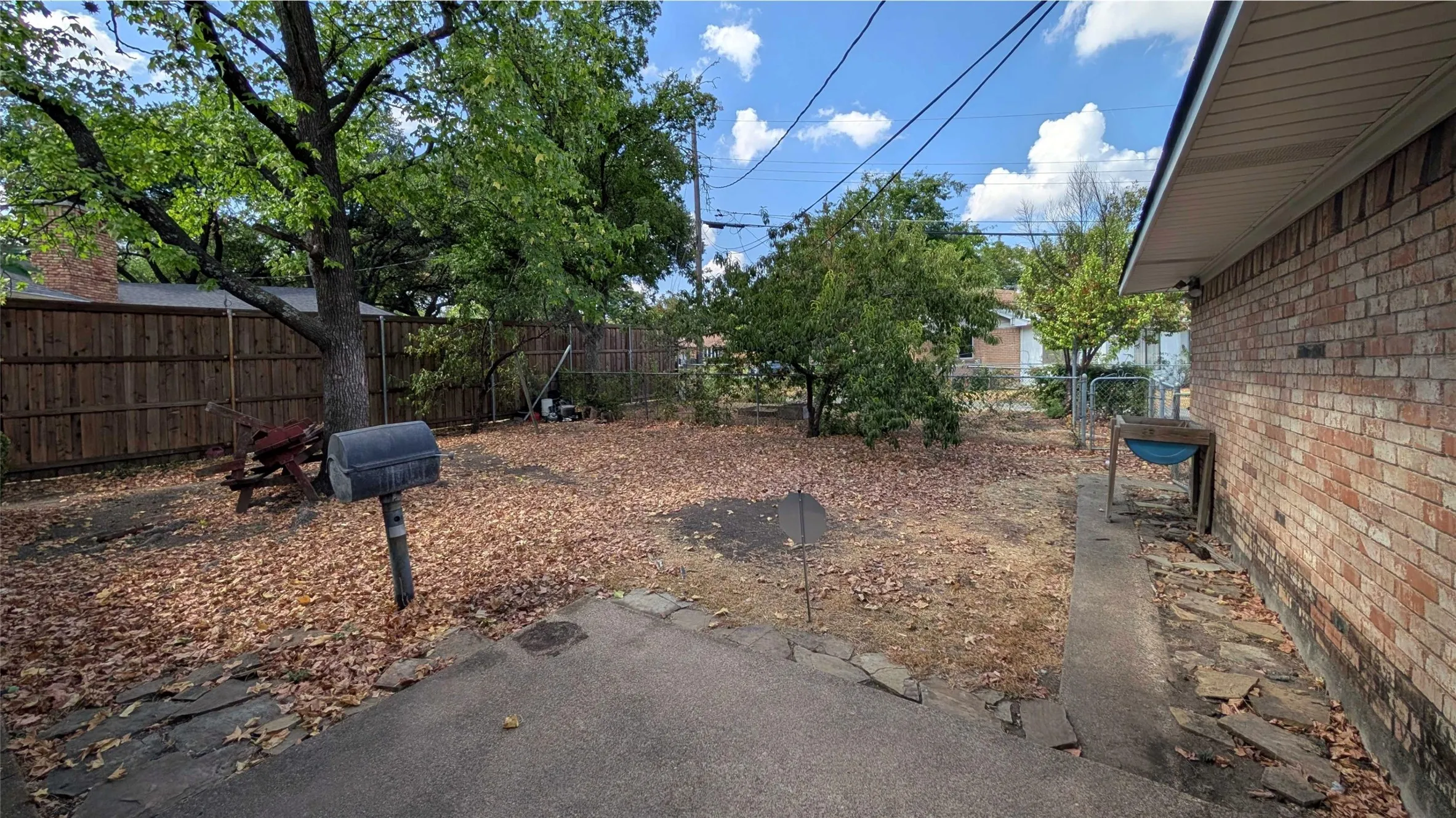 Single Family Residence For Sale in Dallas County , 1453 Brook Valley Place, Dallas, Texas 75232, 3 Bedroom, 2 Bathroom, 2 Garage spaces, 1,572 Sqft, built in 1964, mls#21398810, Real Estate Agent in Dallas, Homes For Sale in Dallas county, Homes For Sale in Dallas, Realtor in Dallas Texas, Real Estate Brokerage Independent Realty Texas, Luminita Cordes Realtor