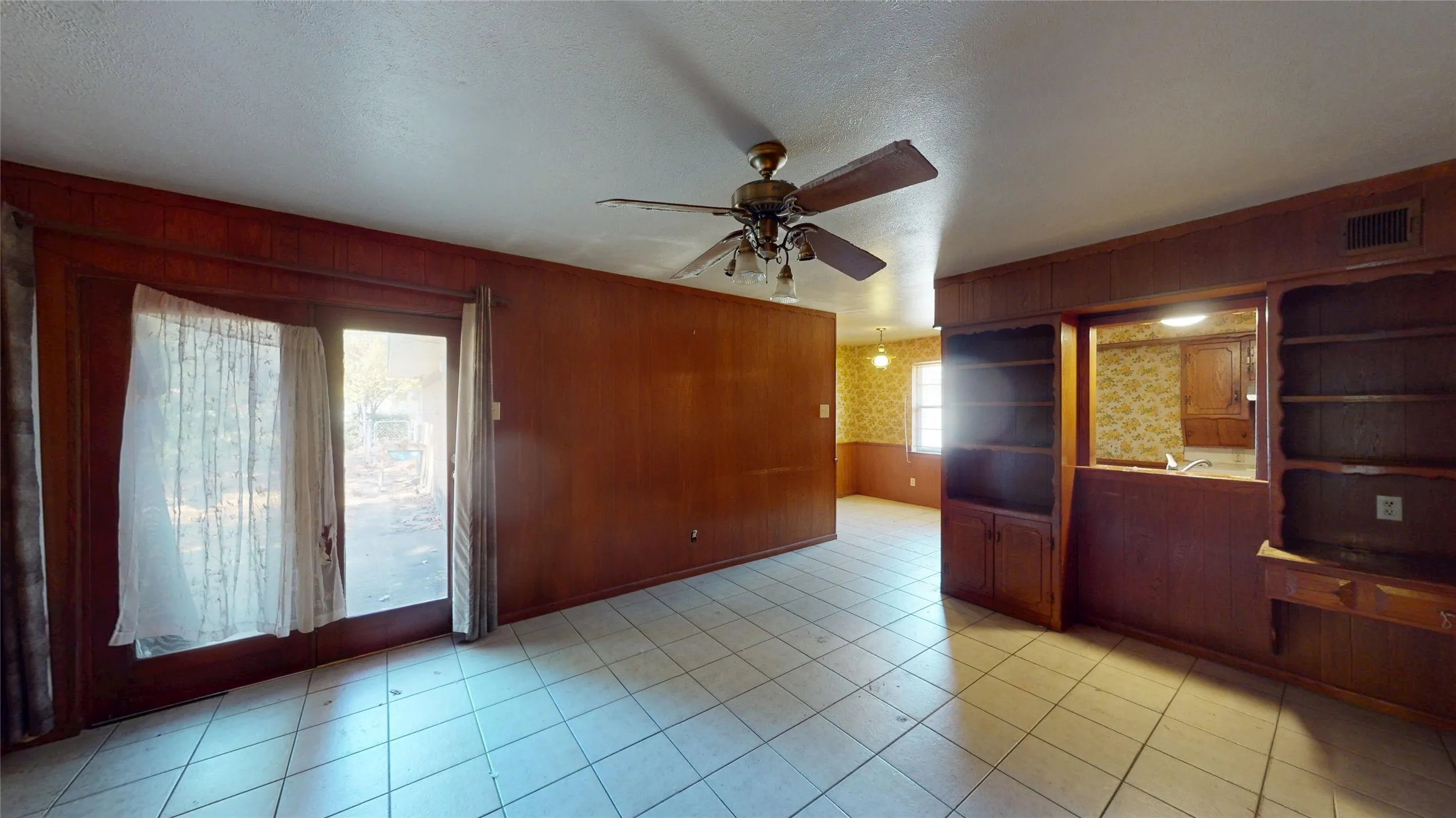 Single Family Residence For Sale in Dallas County , 1453 Brook Valley Place, Dallas, Texas 75232, 3 Bedroom, 2 Bathroom, 2 Garage spaces, 1,572 Sqft, built in 1964, mls#21398810, Real Estate Agent in Dallas, Homes For Sale in Dallas county, Homes For Sale in Dallas, Realtor in Dallas Texas, Real Estate Brokerage Independent Realty Texas, Luminita Cordes Realtor