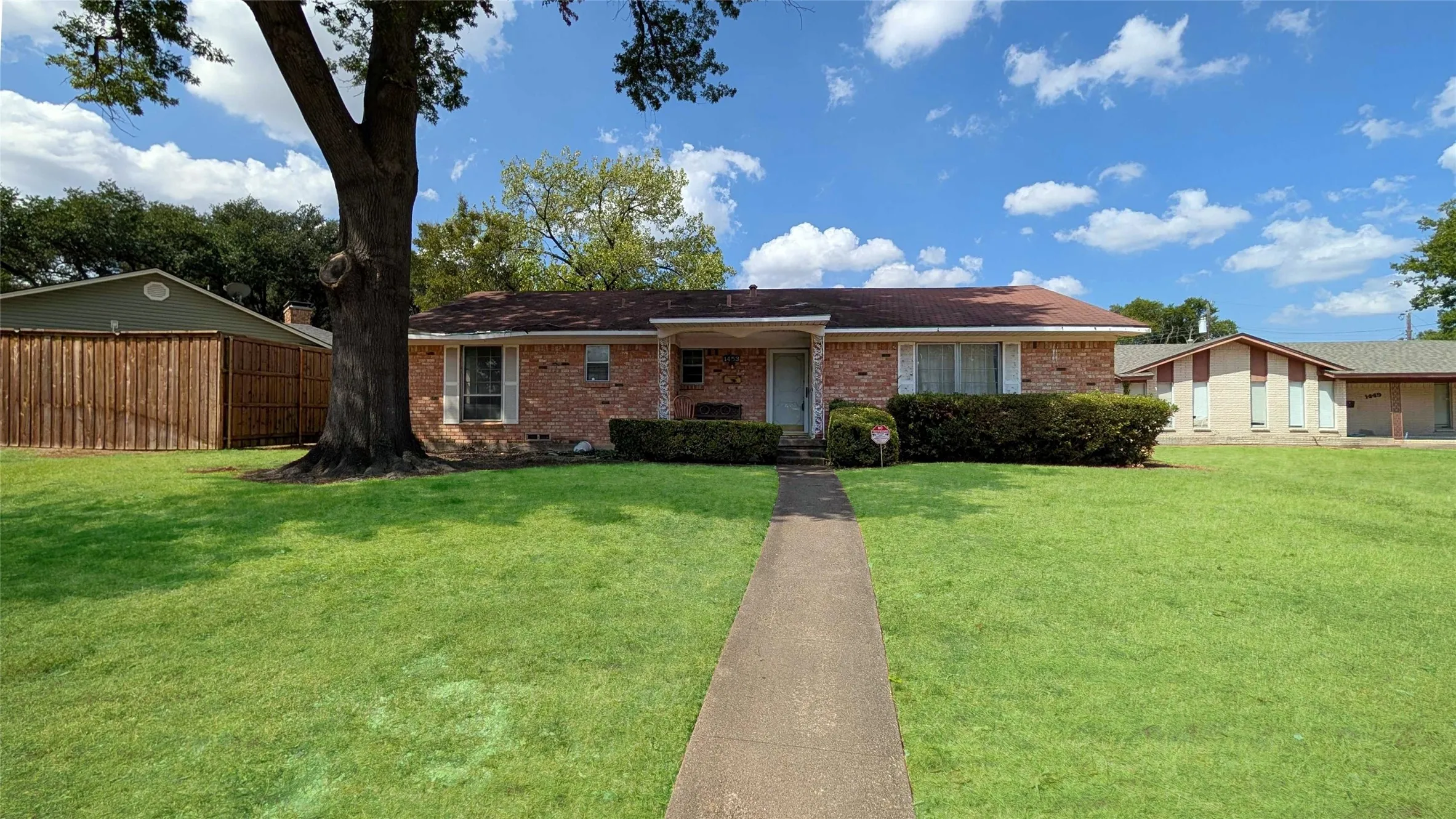 Single Family Residence For Sale in Dallas County , 1453 Brook Valley Place, Dallas, Texas 75232, 3 Bedroom, 2 Bathroom, 2 Garage spaces, 1,572 Sqft, built in 1964, mls#21398810, Real Estate Agent in Dallas, Homes For Sale in Dallas county, Homes For Sale in Dallas, Realtor in Dallas Texas, Real Estate Brokerage Independent Realty Texas, Luminita Cordes Realtor