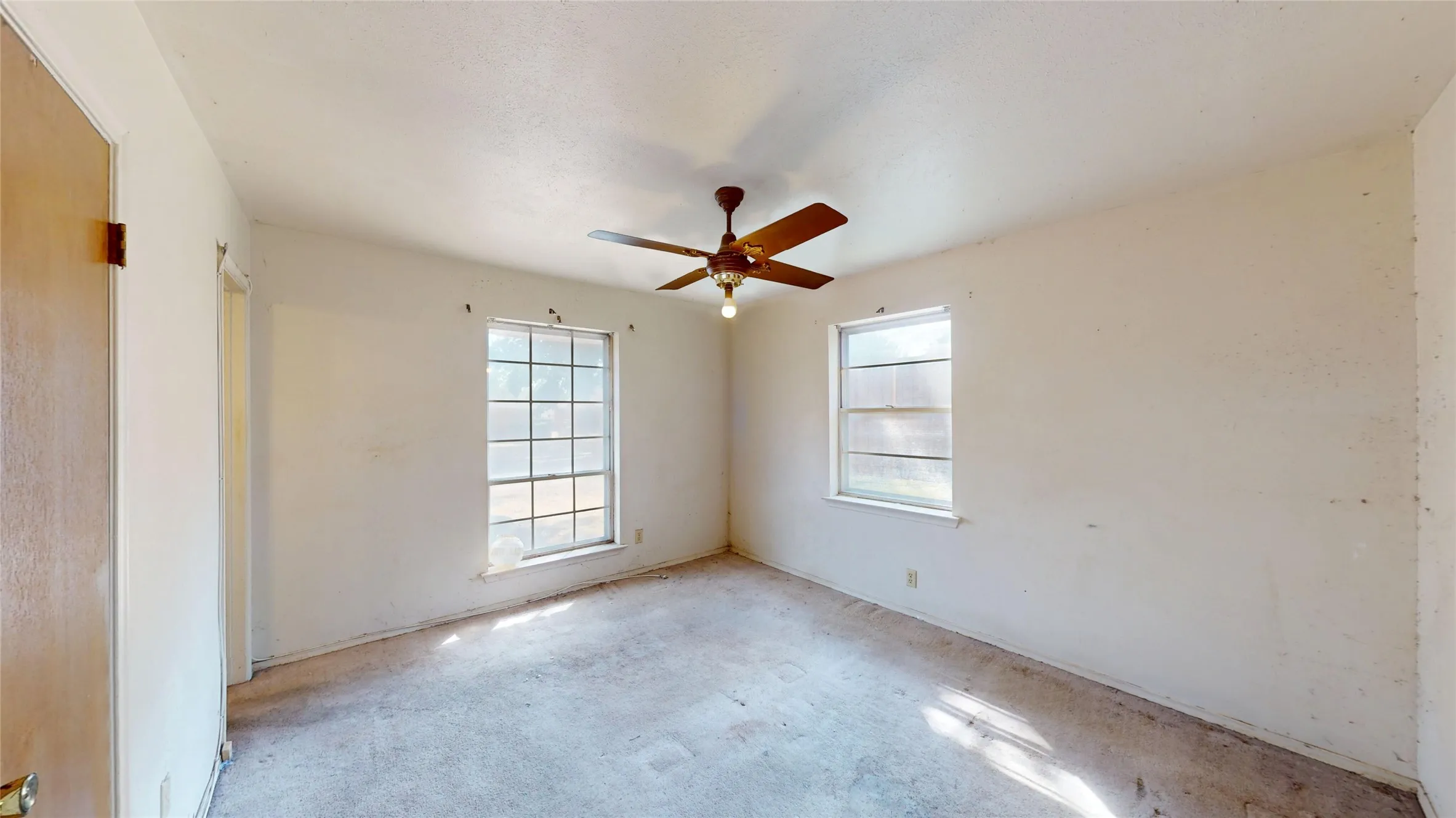 Single Family Residence For Sale in Dallas County , 1453 Brook Valley Place, Dallas, Texas 75232, 3 Bedroom, 2 Bathroom, 2 Garage spaces, 1,572 Sqft, built in 1964, mls#21398810, Real Estate Agent in Dallas, Homes For Sale in Dallas county, Homes For Sale in Dallas, Realtor in Dallas Texas, Real Estate Brokerage Independent Realty Texas, Luminita Cordes Realtor