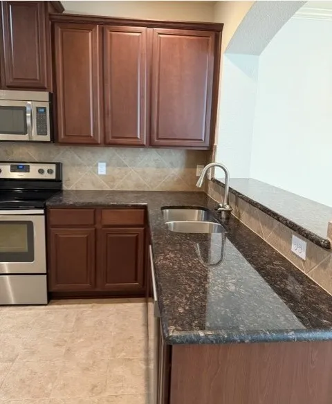 Townhouse For Sale in Tarrant County , 6828 Pascal Way, Fort Worth, Texas 76137, 2 Bedroom, 3 Bathroom, 2 Garage spaces, 1,388 Sqft, built in 2015, mls#21397984, Real Estate Agent in Fort Worth, Homes For Sale in Tarrant county, Homes For Sale in Fort Worth, Realtor in Fort Worth Texas, Real Estate Brokerage Independent Realty Texas, Luminita Cordes Realtor