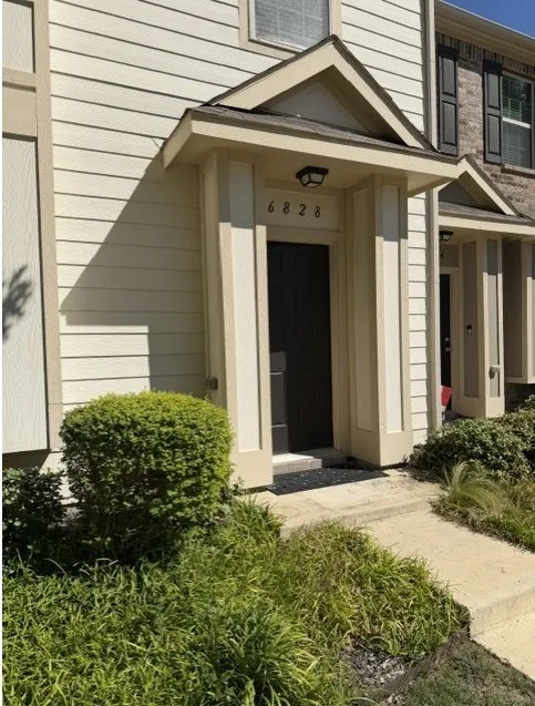 Townhouse For Sale in Tarrant County , 6828 Pascal Way, Fort Worth, Texas 76137, 2 Bedroom, 3 Bathroom, 2 Garage spaces, 1,388 Sqft, built in 2015, mls#21397984, Real Estate Agent in Fort Worth, Homes For Sale in Tarrant county, Homes For Sale in Fort Worth, Realtor in Fort Worth Texas, Real Estate Brokerage Independent Realty Texas, Luminita Cordes Realtor
