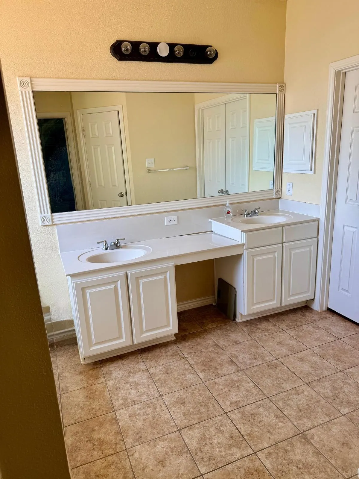 Single Family Residence For Rent in Collin County , 717 Beau Drive, Wylie, Texas 75098, 3 Bedroom, 2 Bathroom, 2 Garage spaces, 2,042 Sqft, built in 2008, mls#21395348, Real Estate Agent in Wylie, Homes For Rent in Collin county, Homes For Rent in Wylie, Realtor in Wylie Texas, Real Estate Brokerage Independent Realty Texas, Luminita Cordes Realtor
