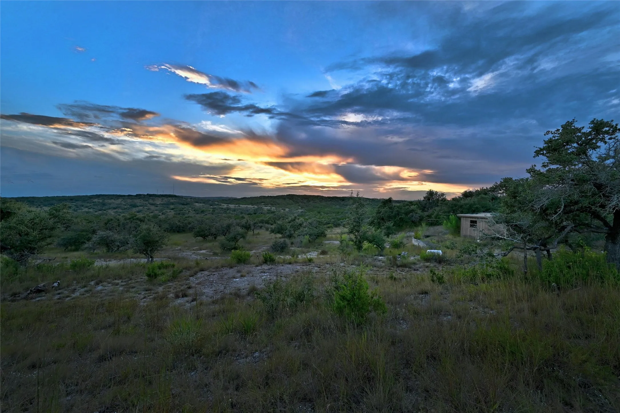 Single Family Residence For Sale in Hays County , 8075 Mount Sharp Road, Wimberley, Texas 78676, 4 Bedroom, 4 Bathroom, Garage spaces, 3,760 Sqft, built in 2002, mls#21398710, Real Estate Agent in Wimberley, Homes For Sale in Hays county, Homes For Sale in Wimberley, Realtor in Wimberley Texas, Real Estate Brokerage Independent Realty Texas, Luminita Cordes Realtor