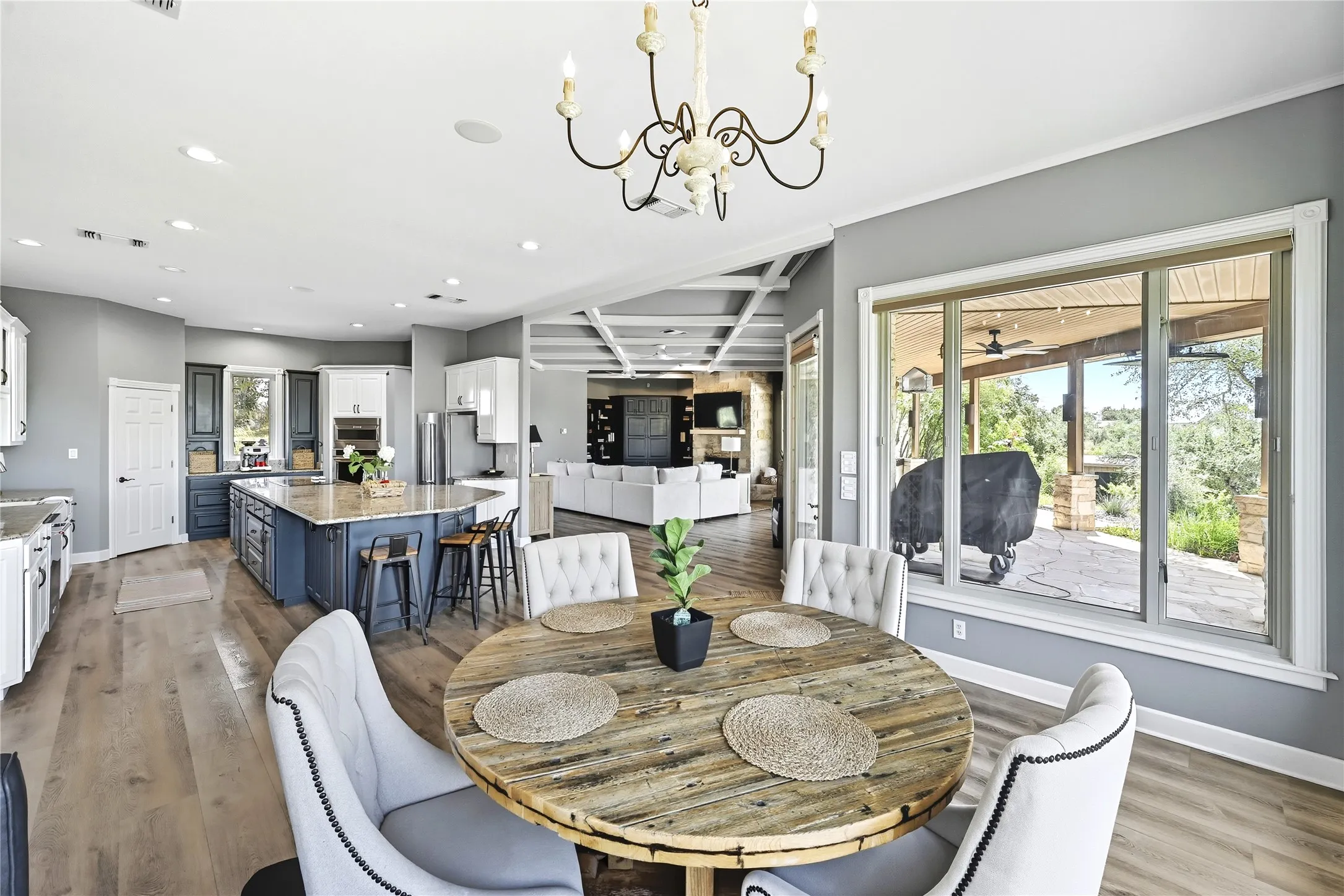 Single Family Residence For Sale in Hays County , 8075 Mount Sharp Road, Wimberley, Texas 78676, 4 Bedroom, 4 Bathroom, Garage spaces, 3,760 Sqft, built in 2002, mls#21398710, Real Estate Agent in Wimberley, Homes For Sale in Hays county, Homes For Sale in Wimberley, Realtor in Wimberley Texas, Real Estate Brokerage Independent Realty Texas, Luminita Cordes Realtor