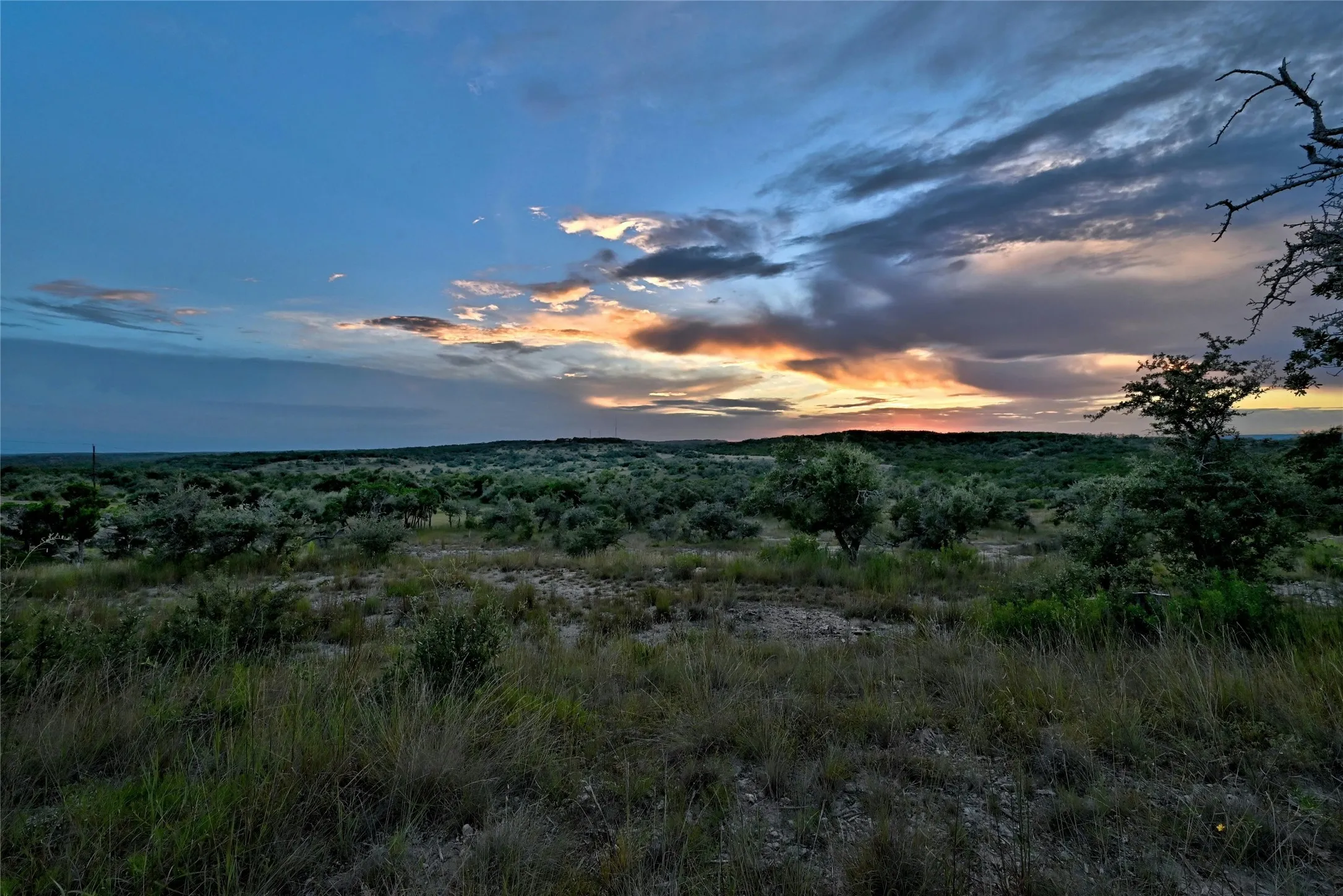 Single Family Residence For Sale in Hays County , 8075 Mount Sharp Road, Wimberley, Texas 78676, 4 Bedroom, 4 Bathroom, Garage spaces, 3,760 Sqft, built in 2002, mls#21398710, Real Estate Agent in Wimberley, Homes For Sale in Hays county, Homes For Sale in Wimberley, Realtor in Wimberley Texas, Real Estate Brokerage Independent Realty Texas, Luminita Cordes Realtor