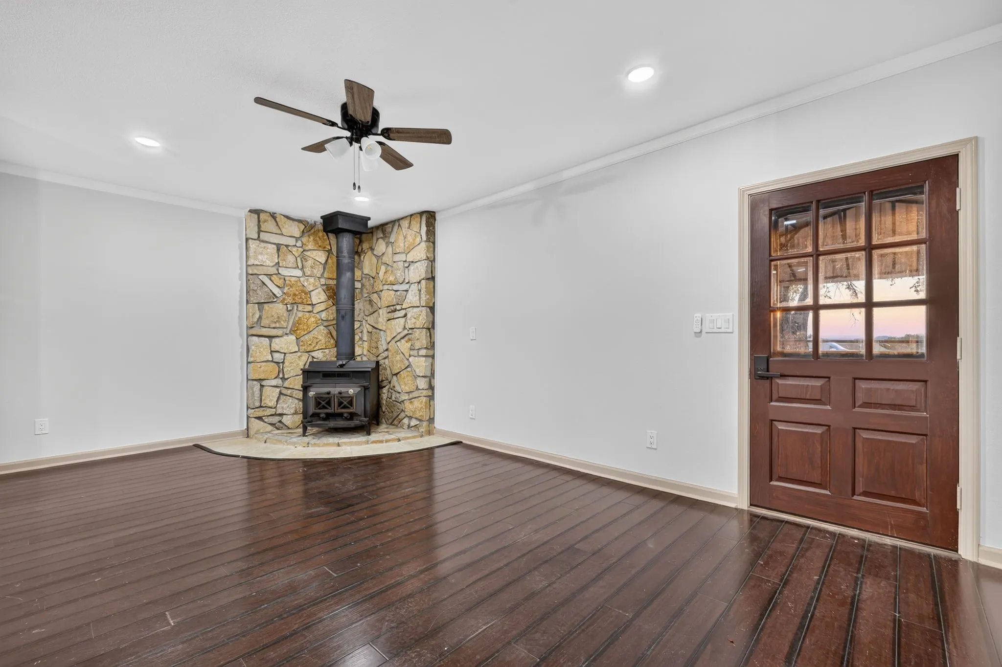 Single Family Residence For Rent in Somervell County , 1095 County Road 407, Nemo, Texas 76070, 4 Bedroom, 3 Bathroom, 1 Garage spaces, 1,896 Sqft, built in 1985, mls#21398879, Real Estate Agent in Nemo, Homes For Rent in Somervell county, Homes For Rent in Nemo, Realtor in Nemo Texas, Real Estate Brokerage Independent Realty Texas, Luminita Cordes Realtor