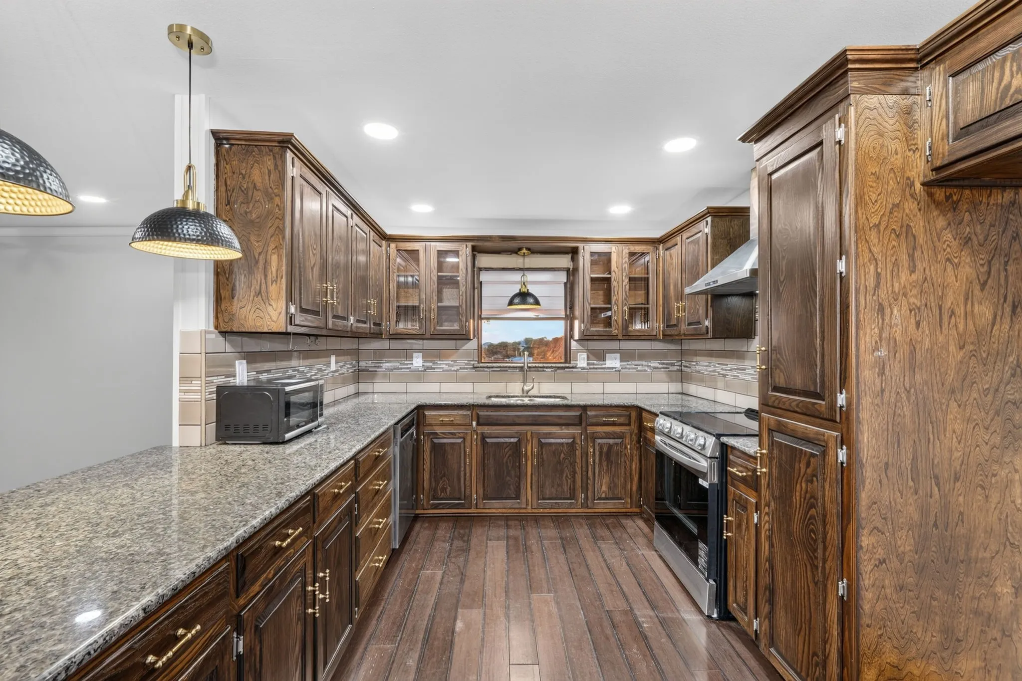 Single Family Residence For Rent in Somervell County , 1095 County Road 407, Nemo, Texas 76070, 4 Bedroom, 3 Bathroom, 1 Garage spaces, 1,896 Sqft, built in 1985, mls#21398879, Real Estate Agent in Nemo, Homes For Rent in Somervell county, Homes For Rent in Nemo, Realtor in Nemo Texas, Real Estate Brokerage Independent Realty Texas, Luminita Cordes Realtor