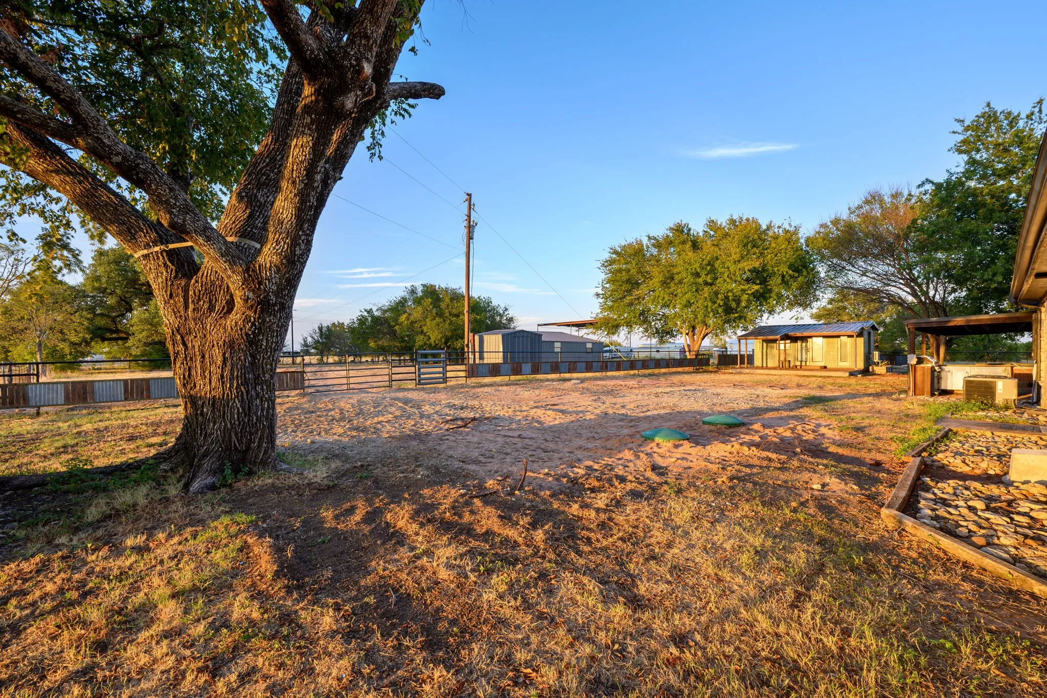 Single Family Residence For Rent in Somervell County , 1095 County Road 407, Nemo, Texas 76070, 4 Bedroom, 3 Bathroom, 1 Garage spaces, 1,896 Sqft, built in 1985, mls#21398879, Real Estate Agent in Nemo, Homes For Rent in Somervell county, Homes For Rent in Nemo, Realtor in Nemo Texas, Real Estate Brokerage Independent Realty Texas, Luminita Cordes Realtor