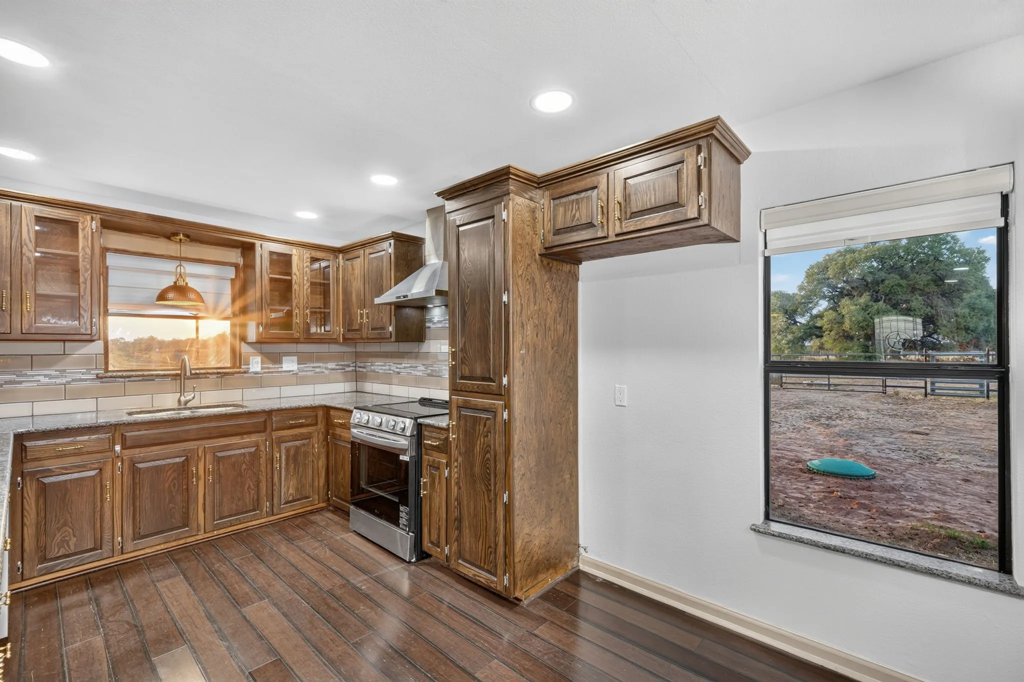 Single Family Residence For Rent in Somervell County , 1095 County Road 407, Nemo, Texas 76070, 4 Bedroom, 3 Bathroom, 1 Garage spaces, 1,896 Sqft, built in 1985, mls#21398879, Real Estate Agent in Nemo, Homes For Rent in Somervell county, Homes For Rent in Nemo, Realtor in Nemo Texas, Real Estate Brokerage Independent Realty Texas, Luminita Cordes Realtor