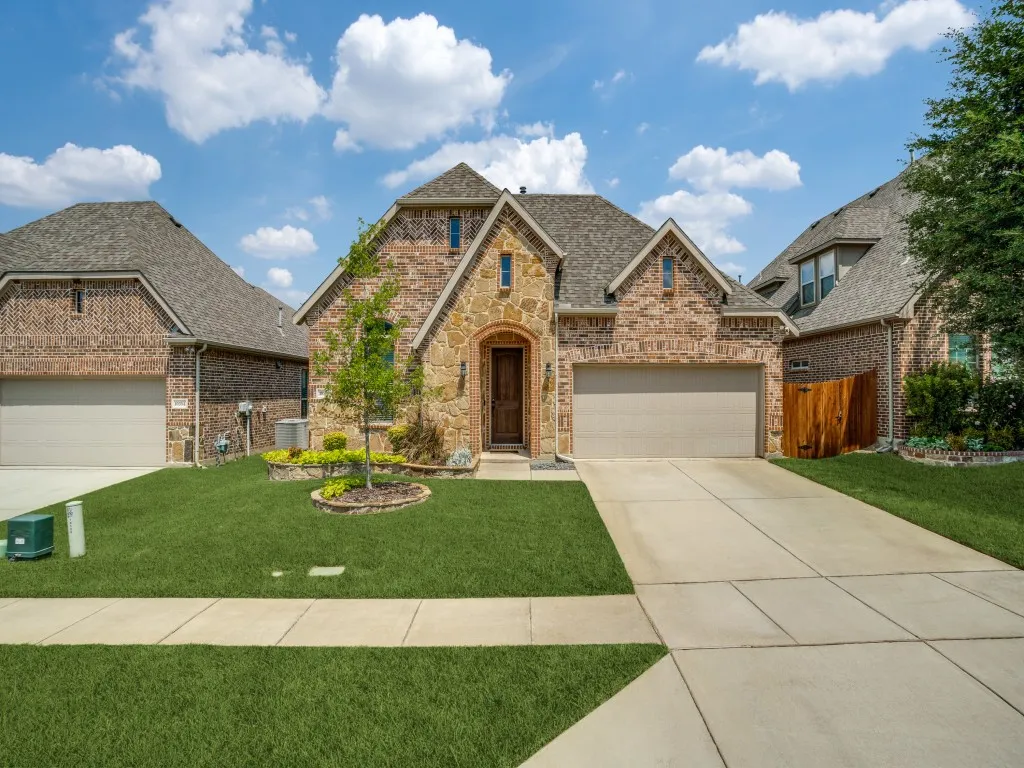 Single Family Residence For Sale in Collin County , 10500 Fort Stockton Place, Mc Kinney, Texas 75071, 4 Bedroom, 3 Bathroom, 2 Garage spaces, 2,612 Sqft, built in 2017, mls#21398744, Real Estate Agent in Mc Kinney, Homes For Sale in Collin county, Homes For Sale in Mc Kinney, Realtor in Mc Kinney Texas, Real Estate Brokerage Independent Realty Texas, Luminita Cordes Realtor