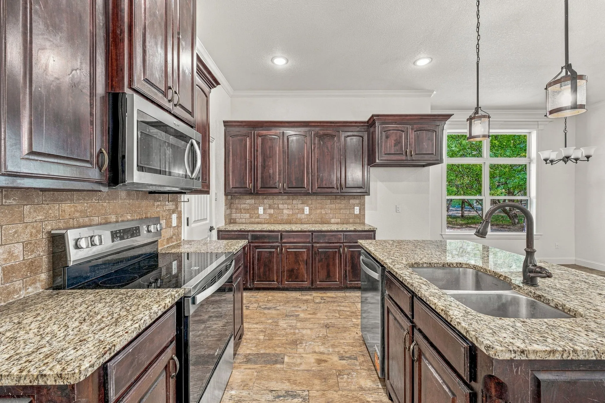 Single Family Residence For Sale in Johnson County , 9313 Apache Trail, Rio Vista, Texas 76093, 3 Bedroom, 3 Bathroom, 2 Garage spaces, 1,615 Sqft, built in 2019, mls#21398521, Real Estate Agent in Rio Vista, Homes For Sale in Johnson county, Homes For Sale in Rio Vista, Realtor in Rio Vista Texas, Real Estate Brokerage Independent Realty Texas, Luminita Cordes Realtor