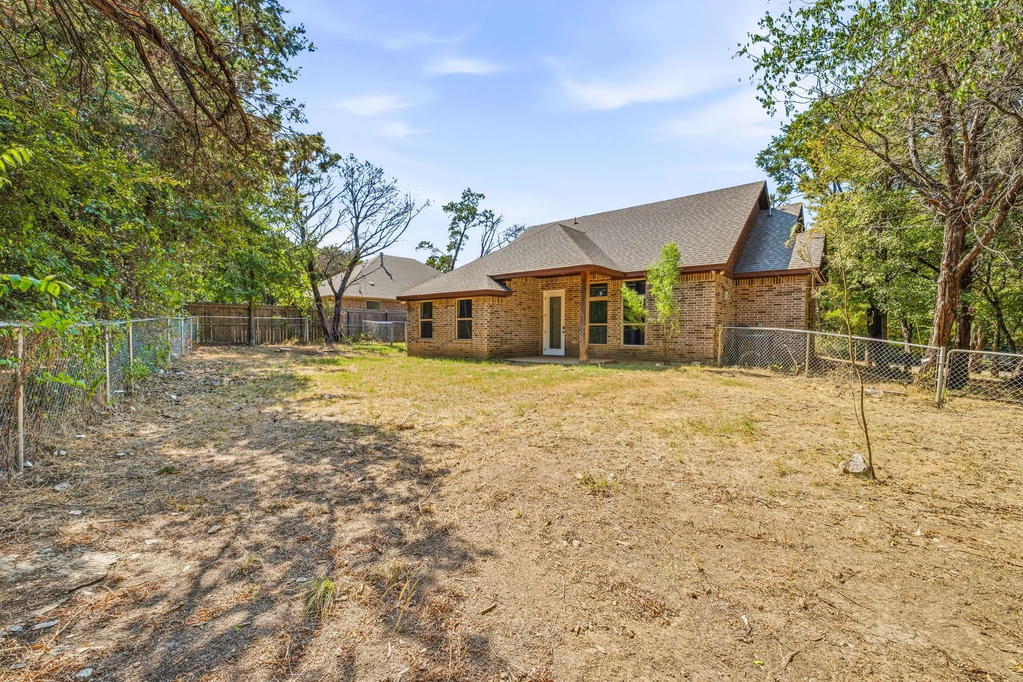 Single Family Residence For Sale in Johnson County , 9313 Apache Trail, Rio Vista, Texas 76093, 3 Bedroom, 3 Bathroom, 2 Garage spaces, 1,615 Sqft, built in 2019, mls#21398521, Real Estate Agent in Rio Vista, Homes For Sale in Johnson county, Homes For Sale in Rio Vista, Realtor in Rio Vista Texas, Real Estate Brokerage Independent Realty Texas, Luminita Cordes Realtor