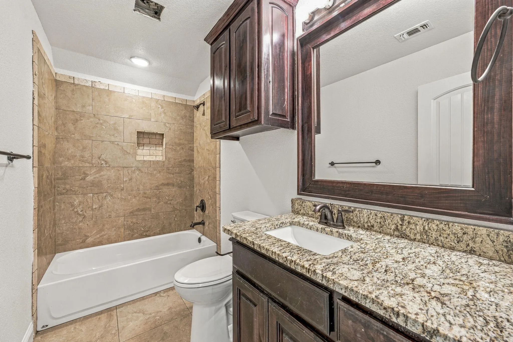 Single Family Residence For Sale in Johnson County , 9313 Apache Trail, Rio Vista, Texas 76093, 3 Bedroom, 3 Bathroom, 2 Garage spaces, 1,615 Sqft, built in 2019, mls#21398521, Real Estate Agent in Rio Vista, Homes For Sale in Johnson county, Homes For Sale in Rio Vista, Realtor in Rio Vista Texas, Real Estate Brokerage Independent Realty Texas, Luminita Cordes Realtor