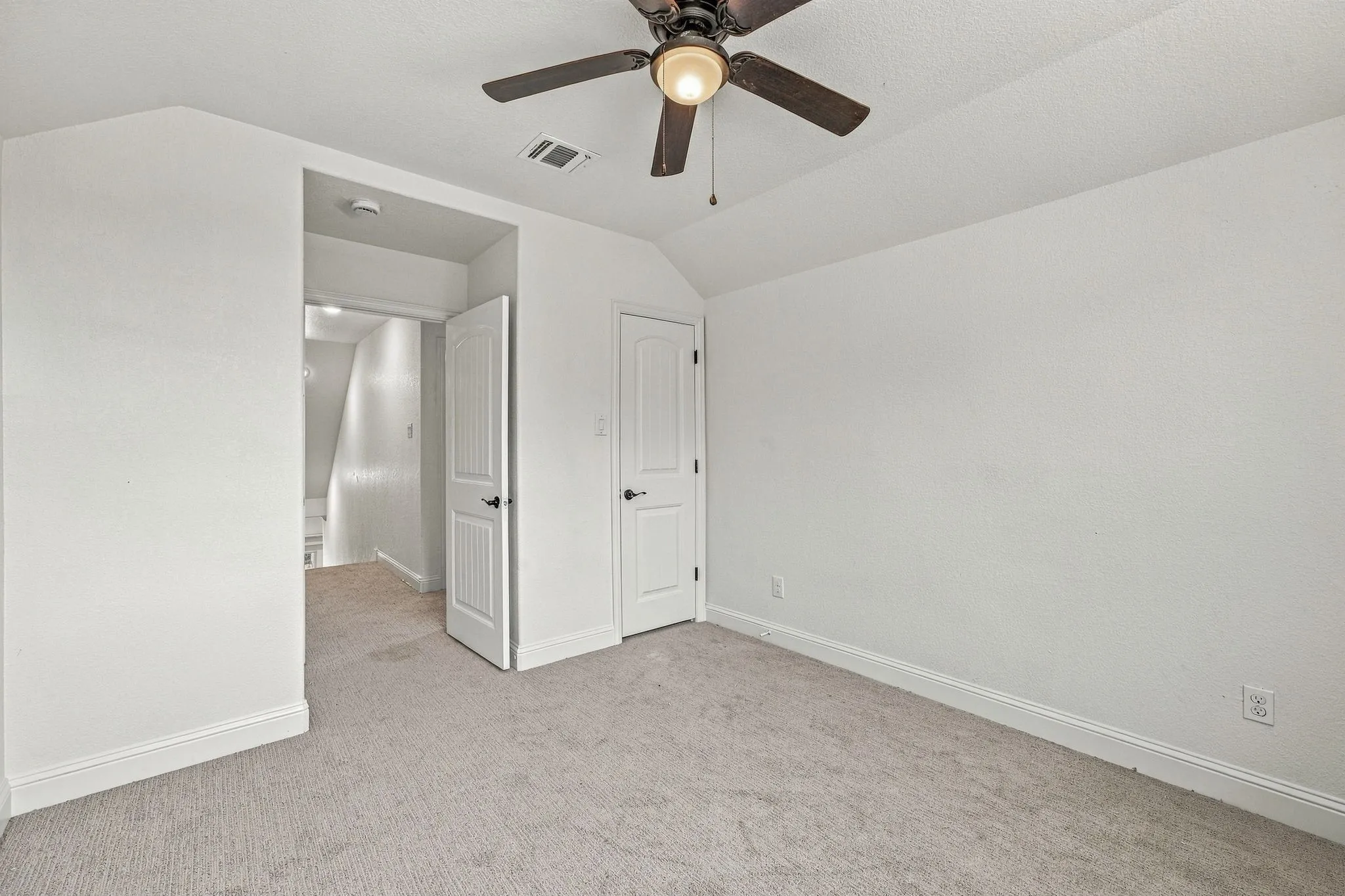 Single Family Residence For Sale in Johnson County , 9313 Apache Trail, Rio Vista, Texas 76093, 3 Bedroom, 3 Bathroom, 2 Garage spaces, 1,615 Sqft, built in 2019, mls#21398521, Real Estate Agent in Rio Vista, Homes For Sale in Johnson county, Homes For Sale in Rio Vista, Realtor in Rio Vista Texas, Real Estate Brokerage Independent Realty Texas, Luminita Cordes Realtor