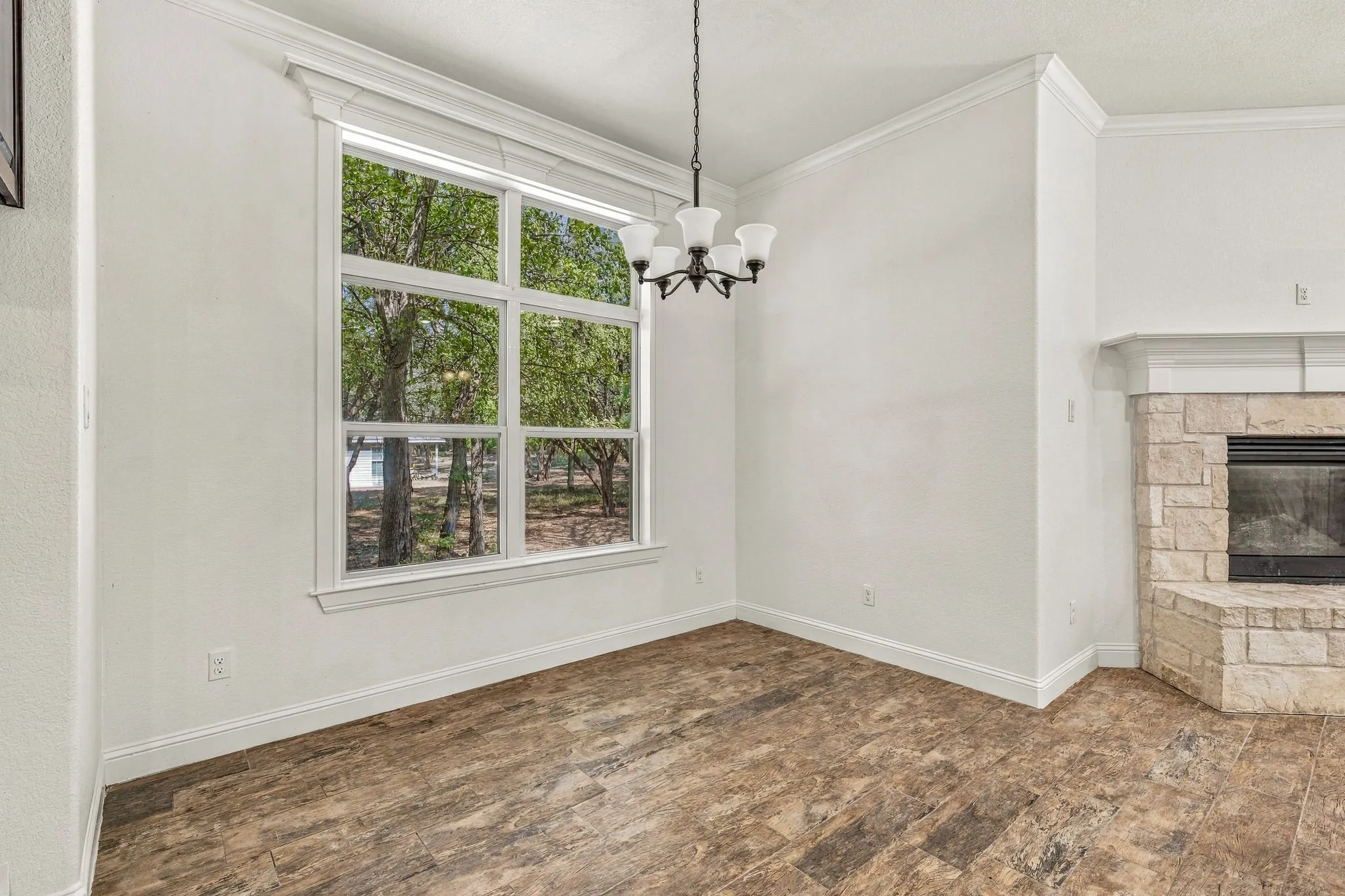 Single Family Residence For Sale in Johnson County , 9313 Apache Trail, Rio Vista, Texas 76093, 3 Bedroom, 3 Bathroom, 2 Garage spaces, 1,615 Sqft, built in 2019, mls#21398521, Real Estate Agent in Rio Vista, Homes For Sale in Johnson county, Homes For Sale in Rio Vista, Realtor in Rio Vista Texas, Real Estate Brokerage Independent Realty Texas, Luminita Cordes Realtor