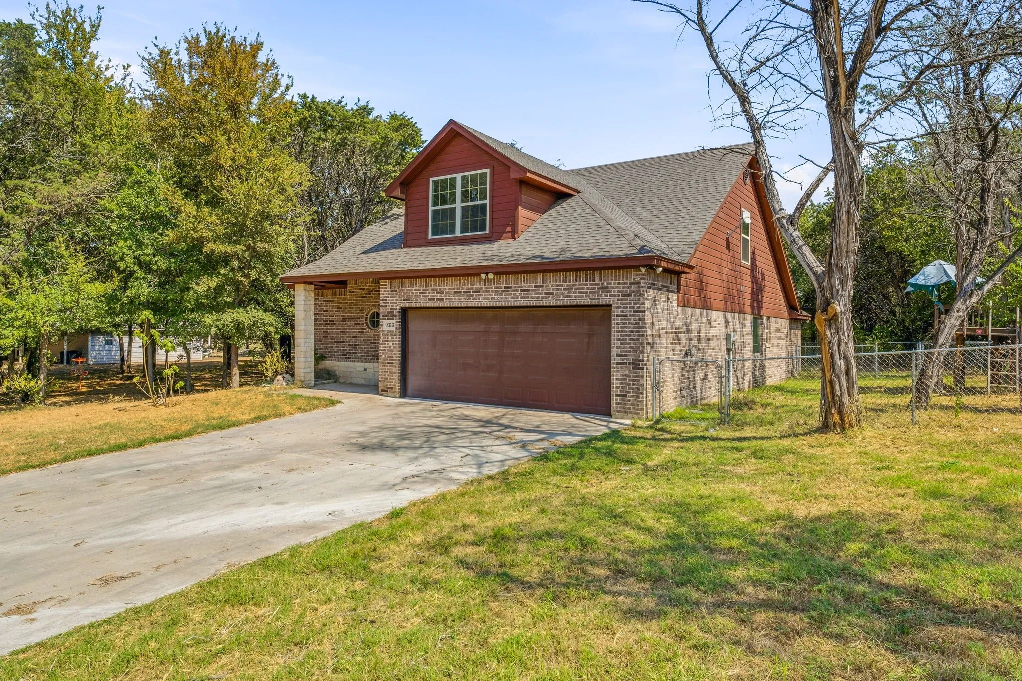 Single Family Residence For Sale in Johnson County , 9313 Apache Trail, Rio Vista, Texas 76093, 3 Bedroom, 3 Bathroom, 2 Garage spaces, 1,615 Sqft, built in 2019, mls#21398521, Real Estate Agent in Rio Vista, Homes For Sale in Johnson county, Homes For Sale in Rio Vista, Realtor in Rio Vista Texas, Real Estate Brokerage Independent Realty Texas, Luminita Cordes Realtor