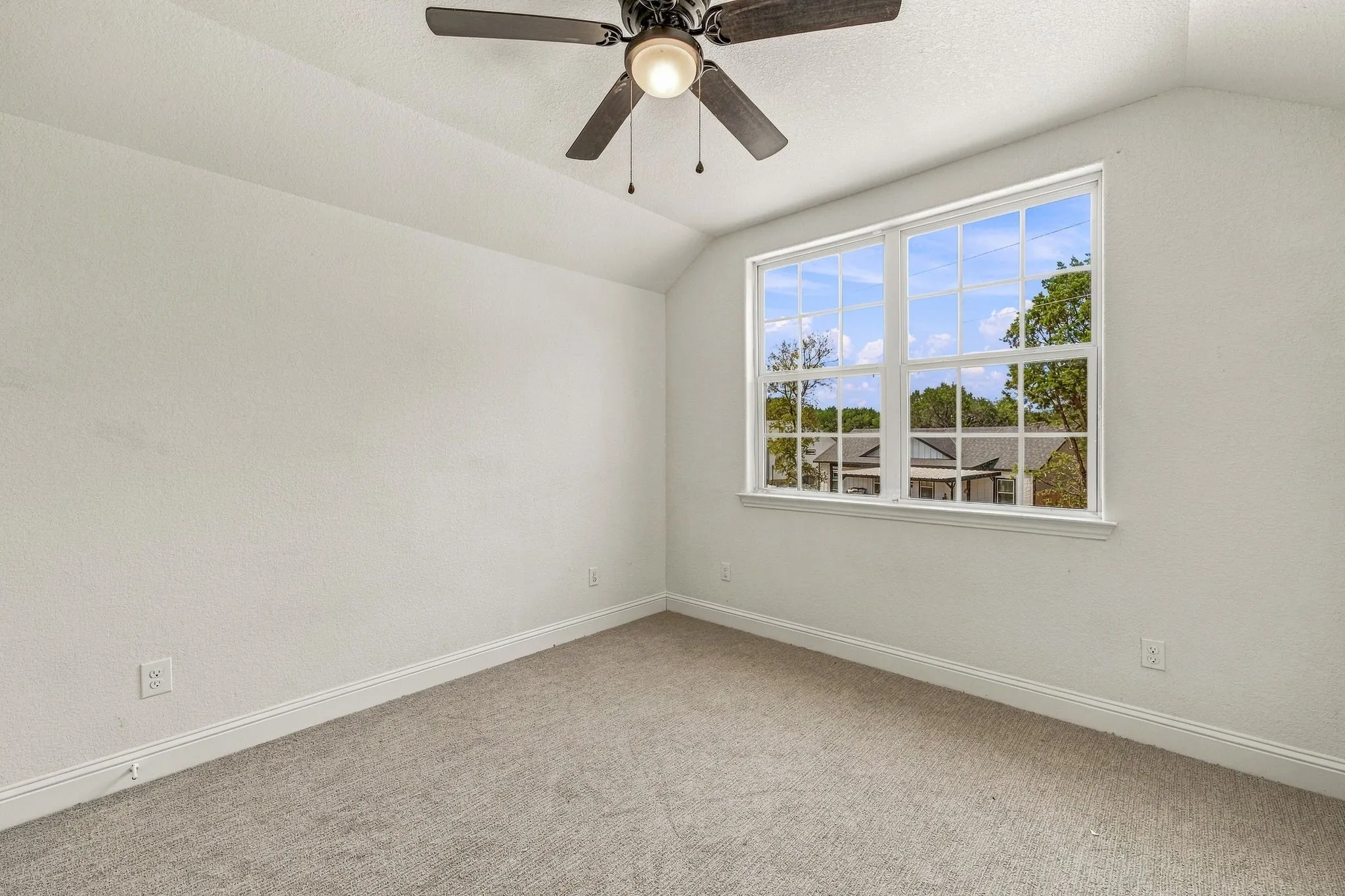 Single Family Residence For Sale in Johnson County , 9313 Apache Trail, Rio Vista, Texas 76093, 3 Bedroom, 3 Bathroom, 2 Garage spaces, 1,615 Sqft, built in 2019, mls#21398521, Real Estate Agent in Rio Vista, Homes For Sale in Johnson county, Homes For Sale in Rio Vista, Realtor in Rio Vista Texas, Real Estate Brokerage Independent Realty Texas, Luminita Cordes Realtor